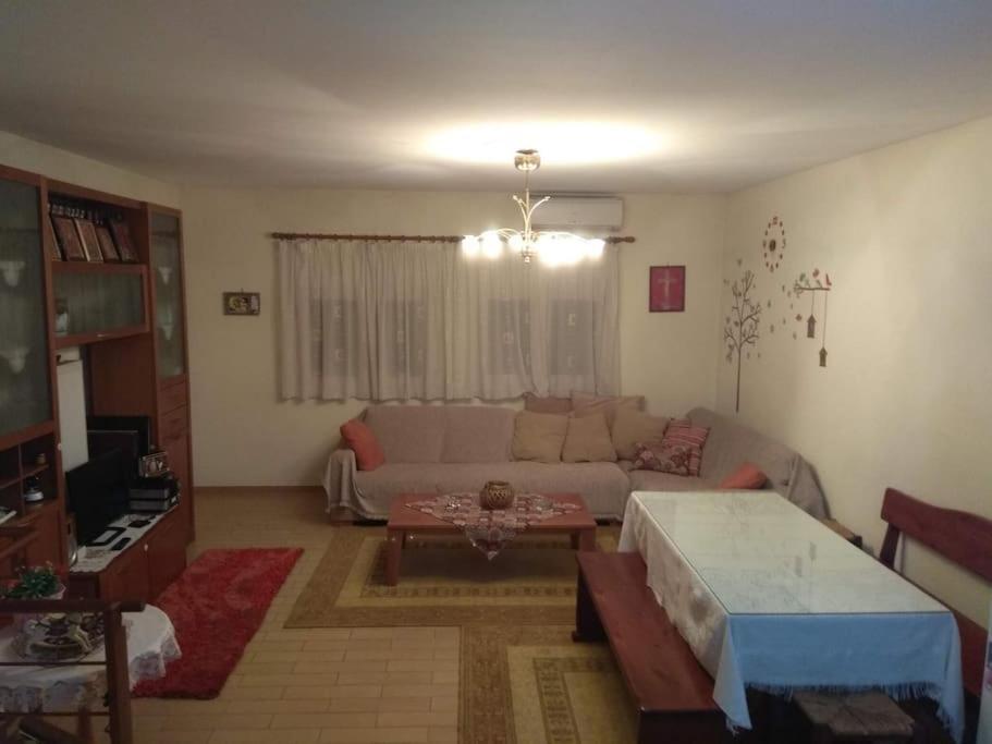 Stylish Modern Maisonette *