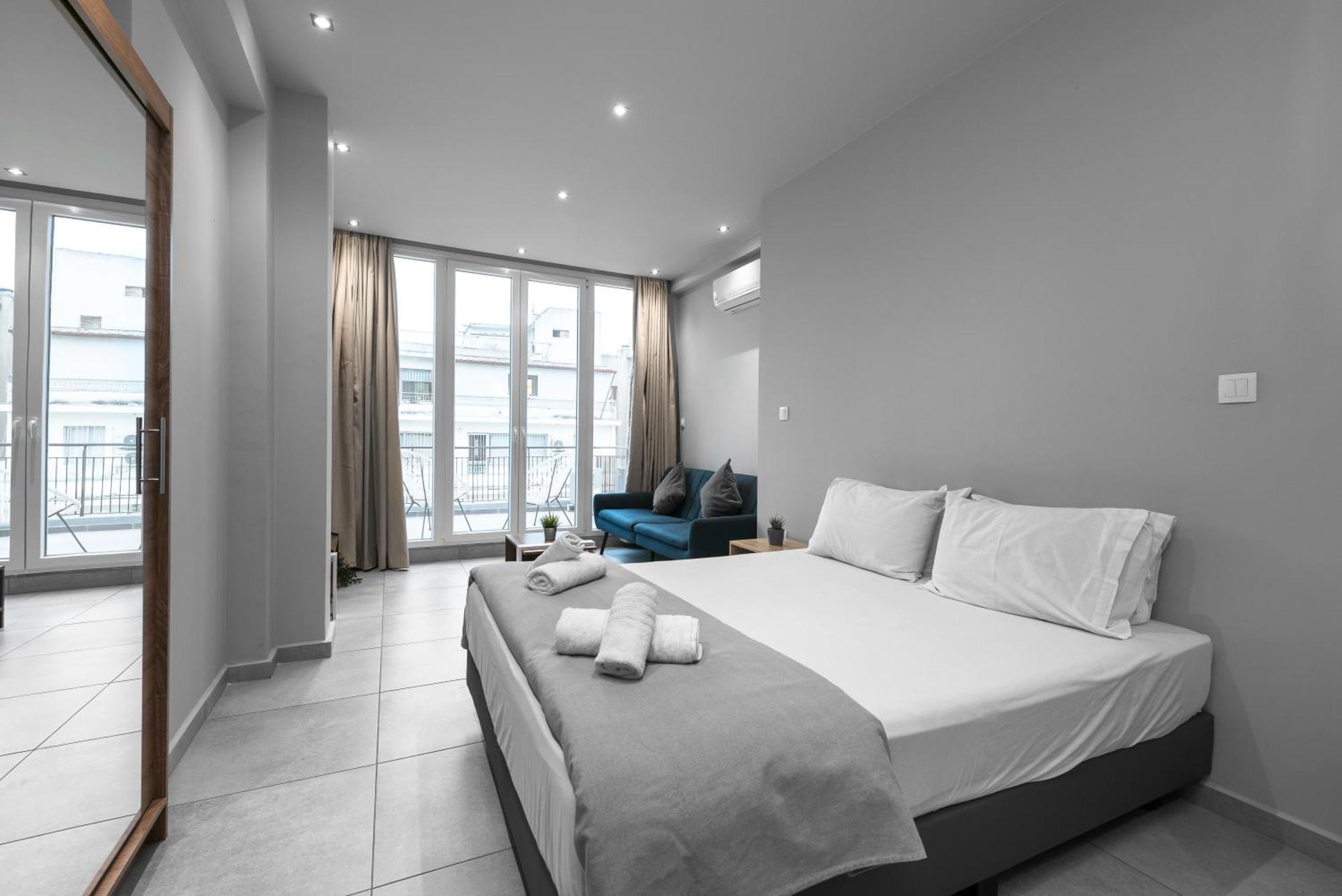 Penthouse Apartments, The Luxury Selanik