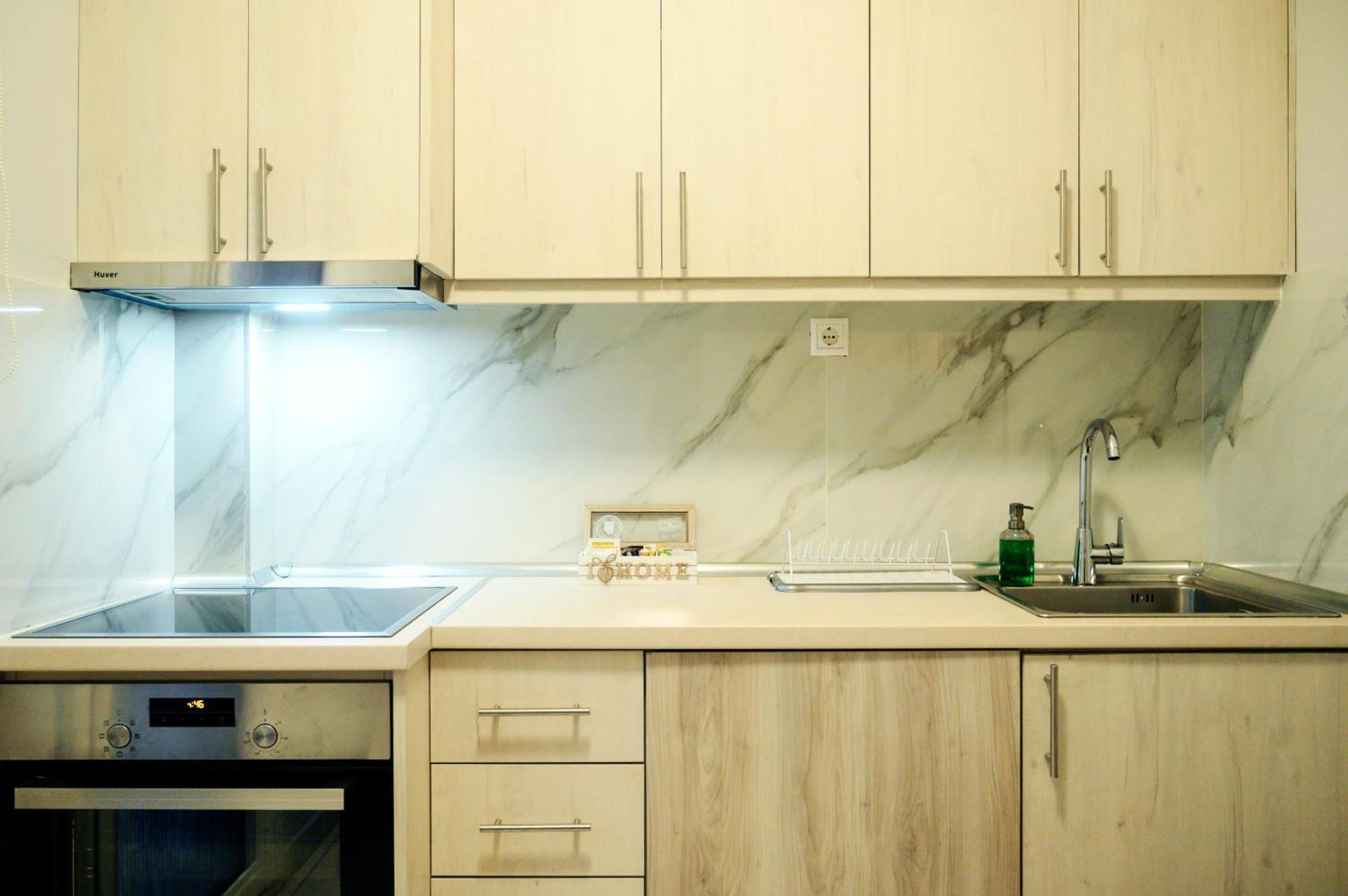 Modern Downtown Flat By Golden H&r * Thessaloniki