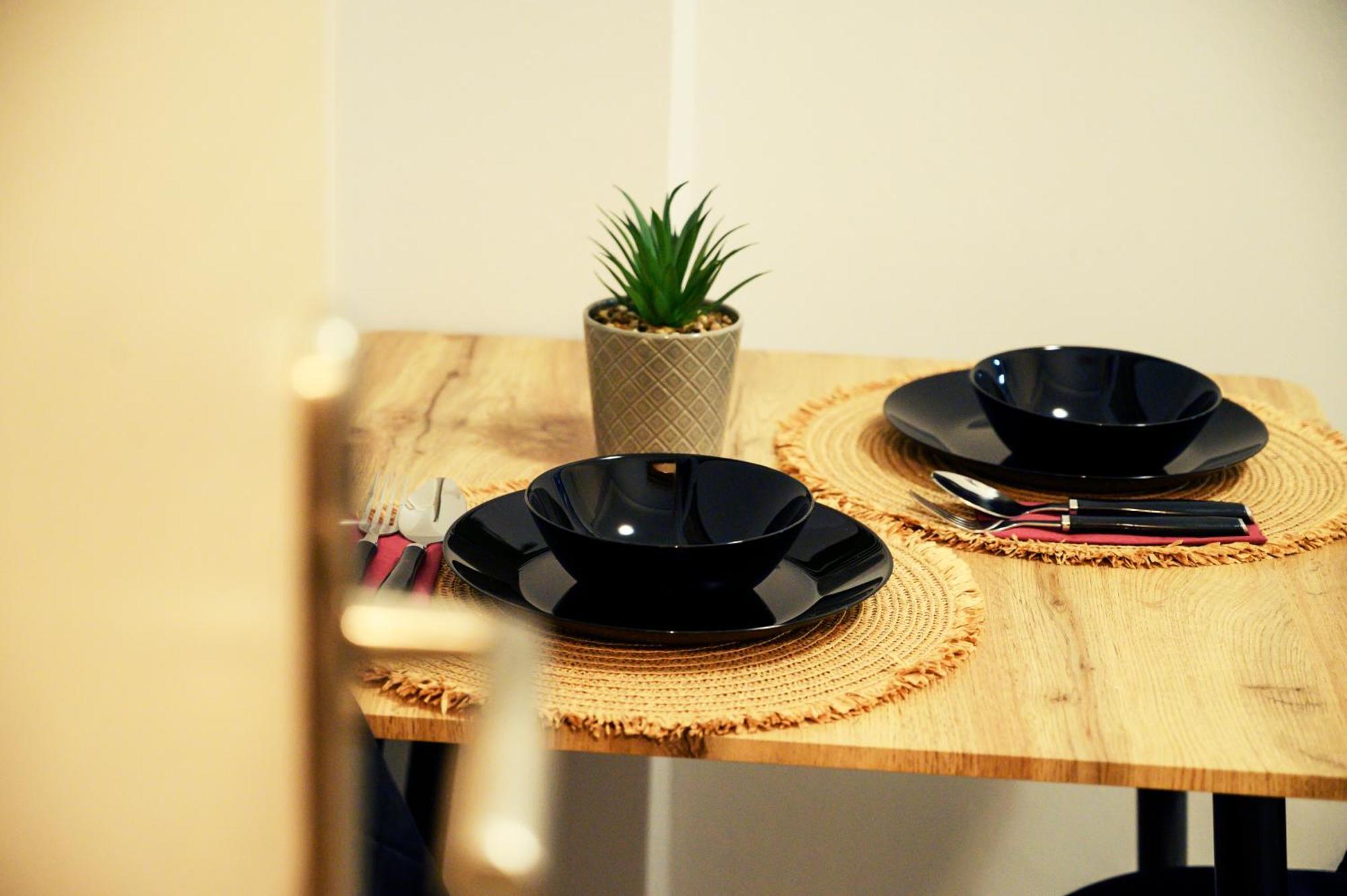 Modern Downtown Flat By Golden H&r *