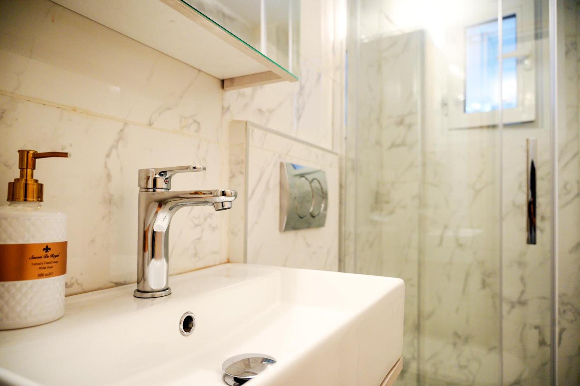Modern Downtown Flat By Golden H&r Apartment Thessaloniki
