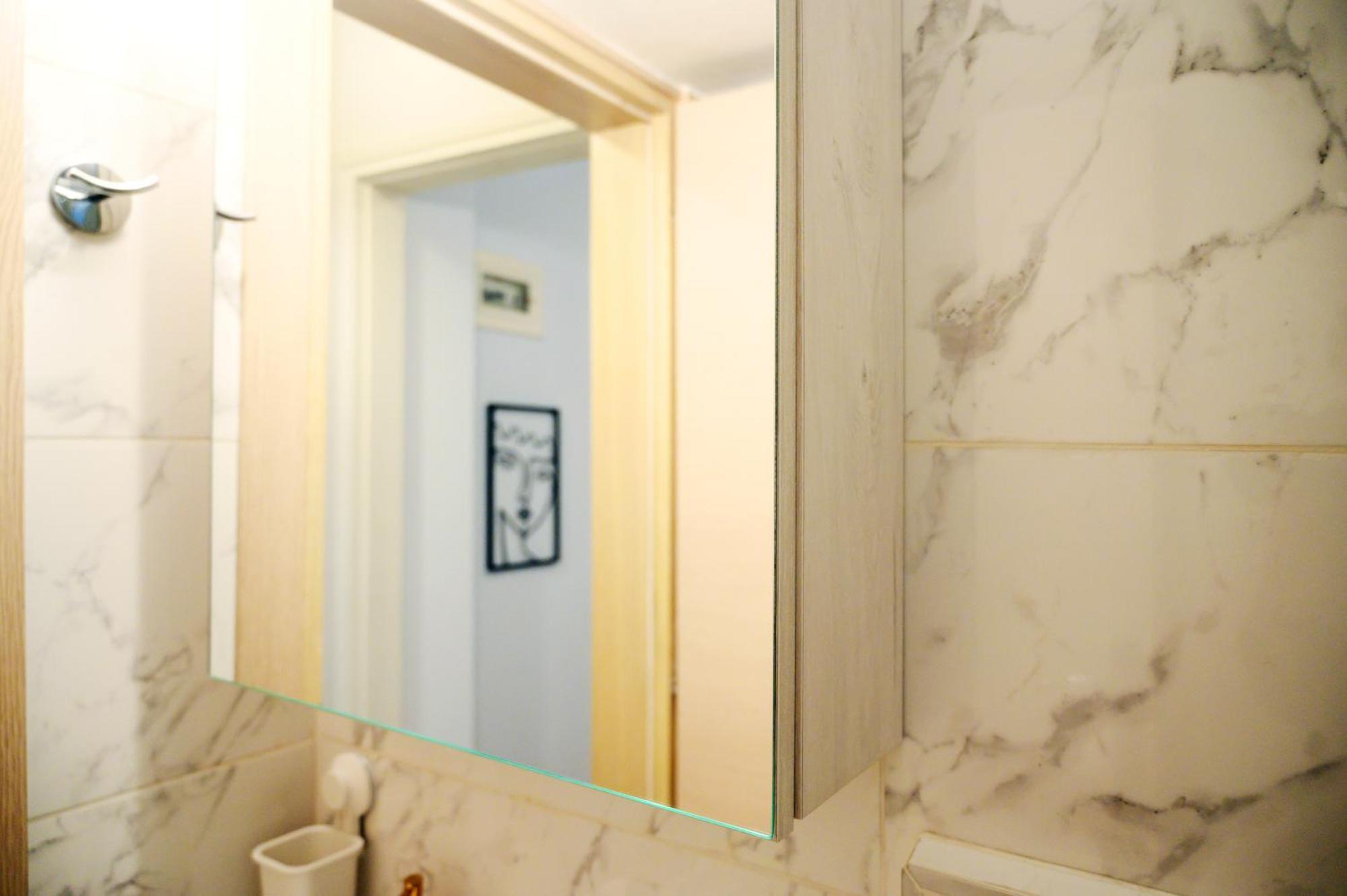 Modern Downtown Flat By Golden H&r Thessaloniki