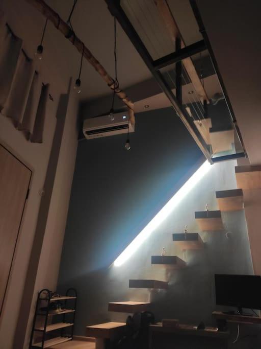 Floating, Cosy 8' Walk From The Seaside Apartment Thessaloniki