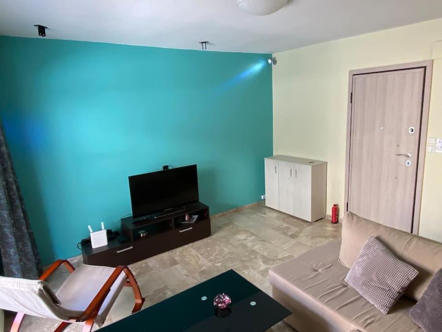 Alexandros-family Friendly-free Private Parking Apartment Thessaloniki