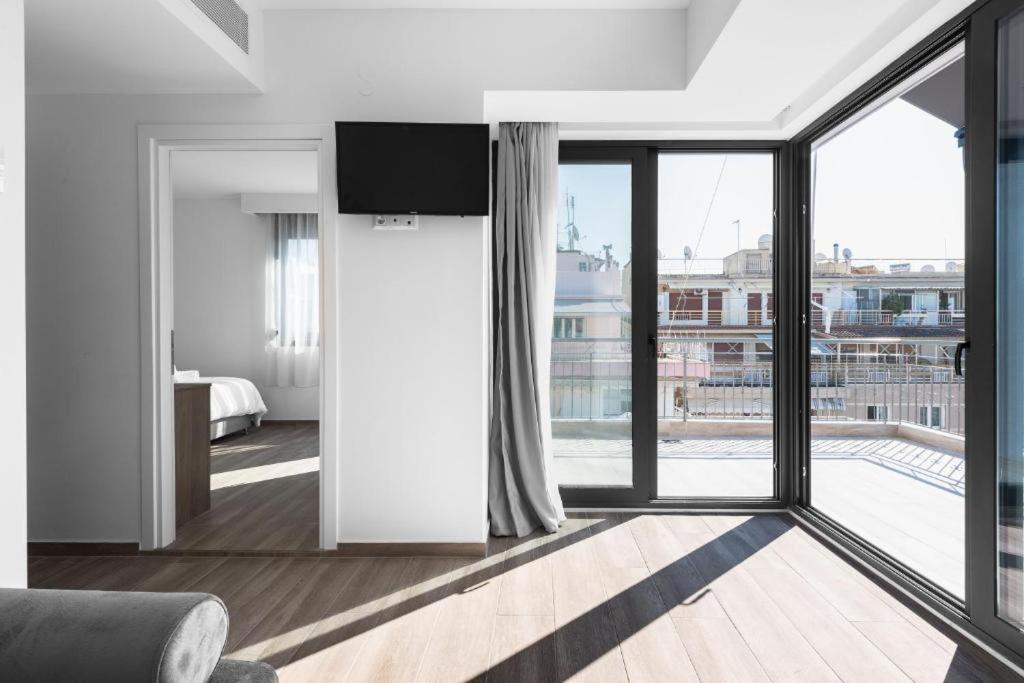 Penthouse Level 8, Nilie Hospitality Mgmt *