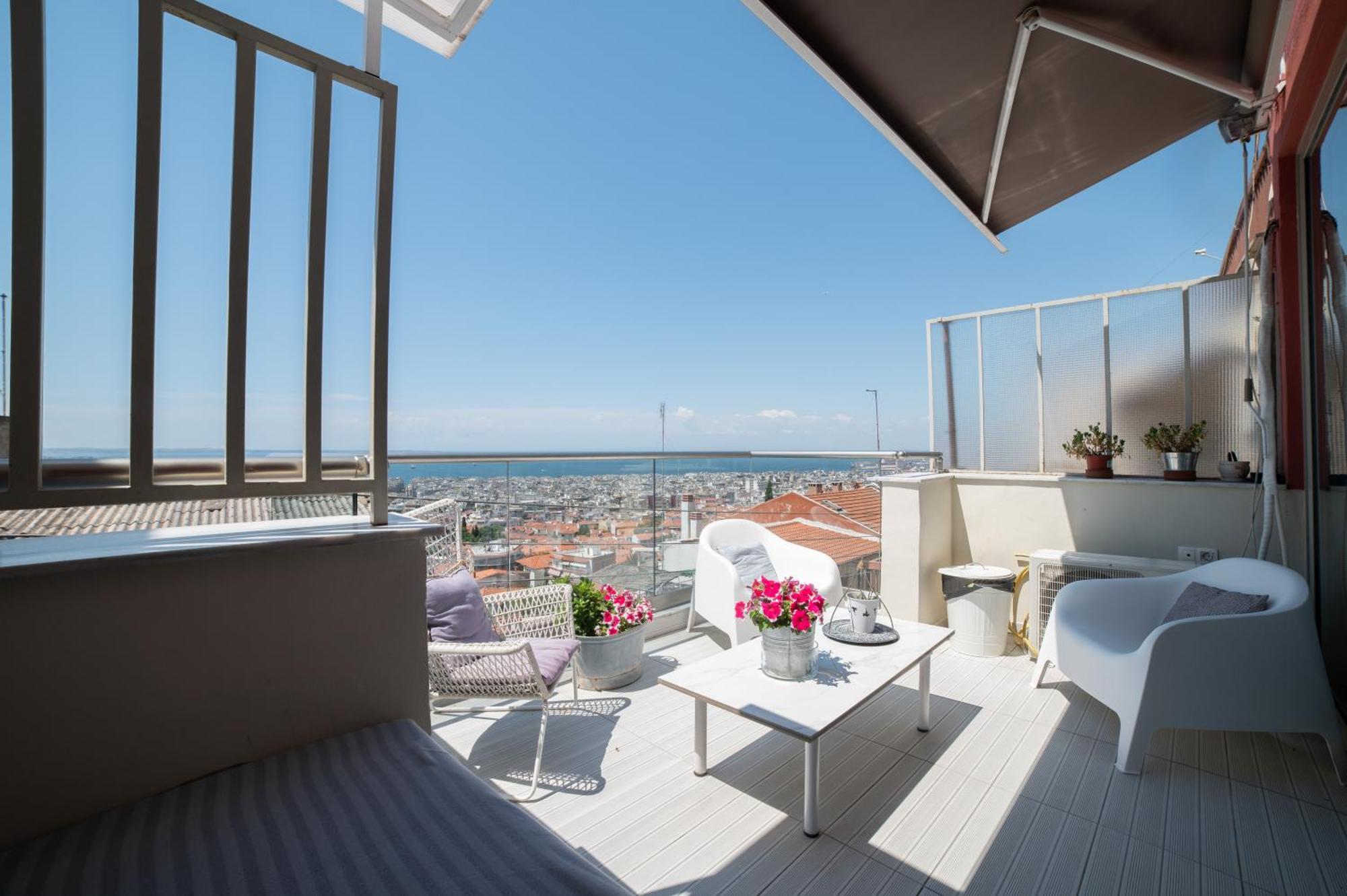 Urban View Apartment
