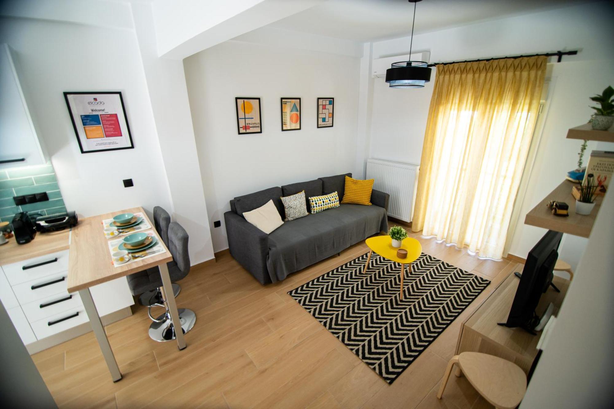 Elcada Apartments-ano Poli