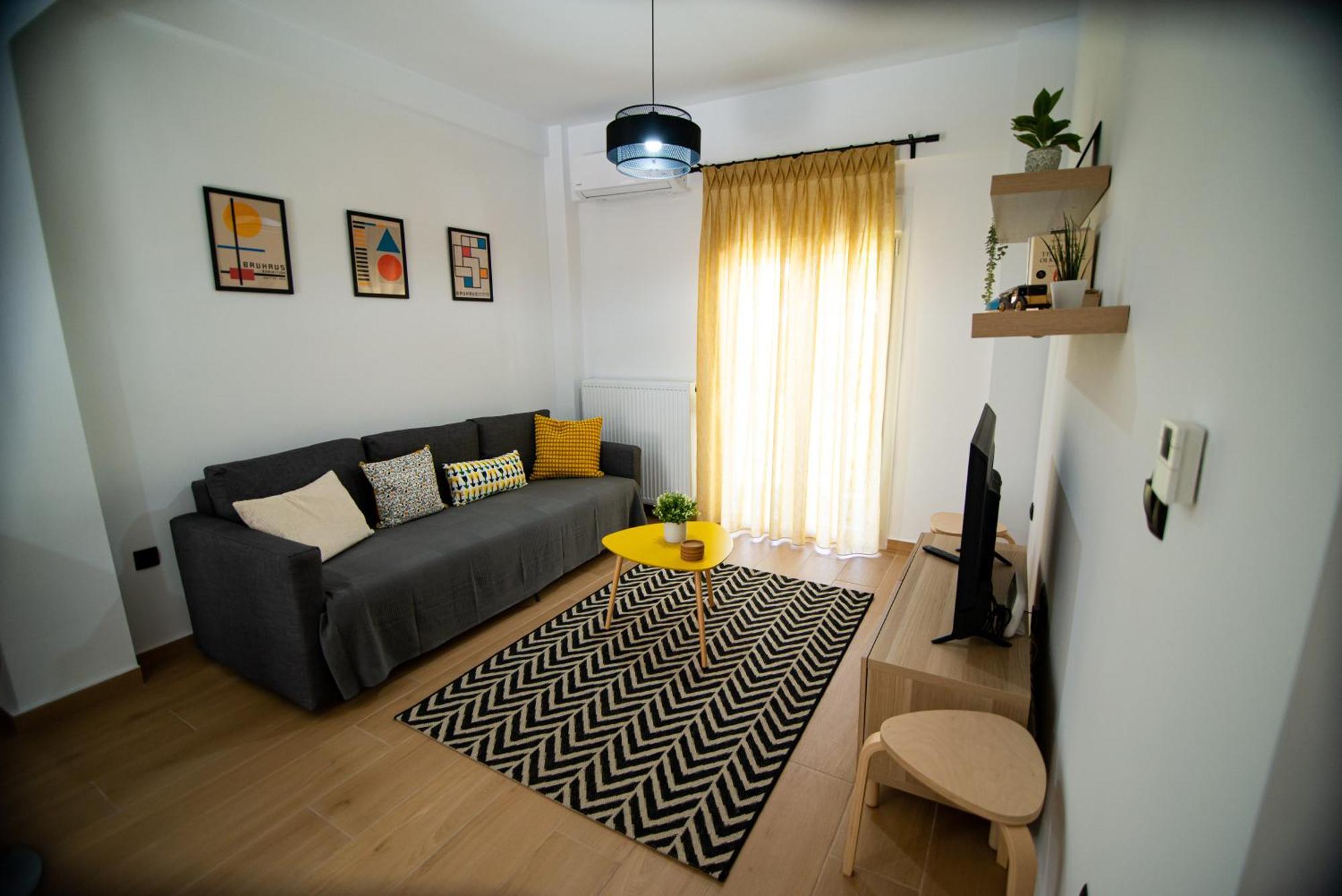 Elcada Apartments-ano Poli *