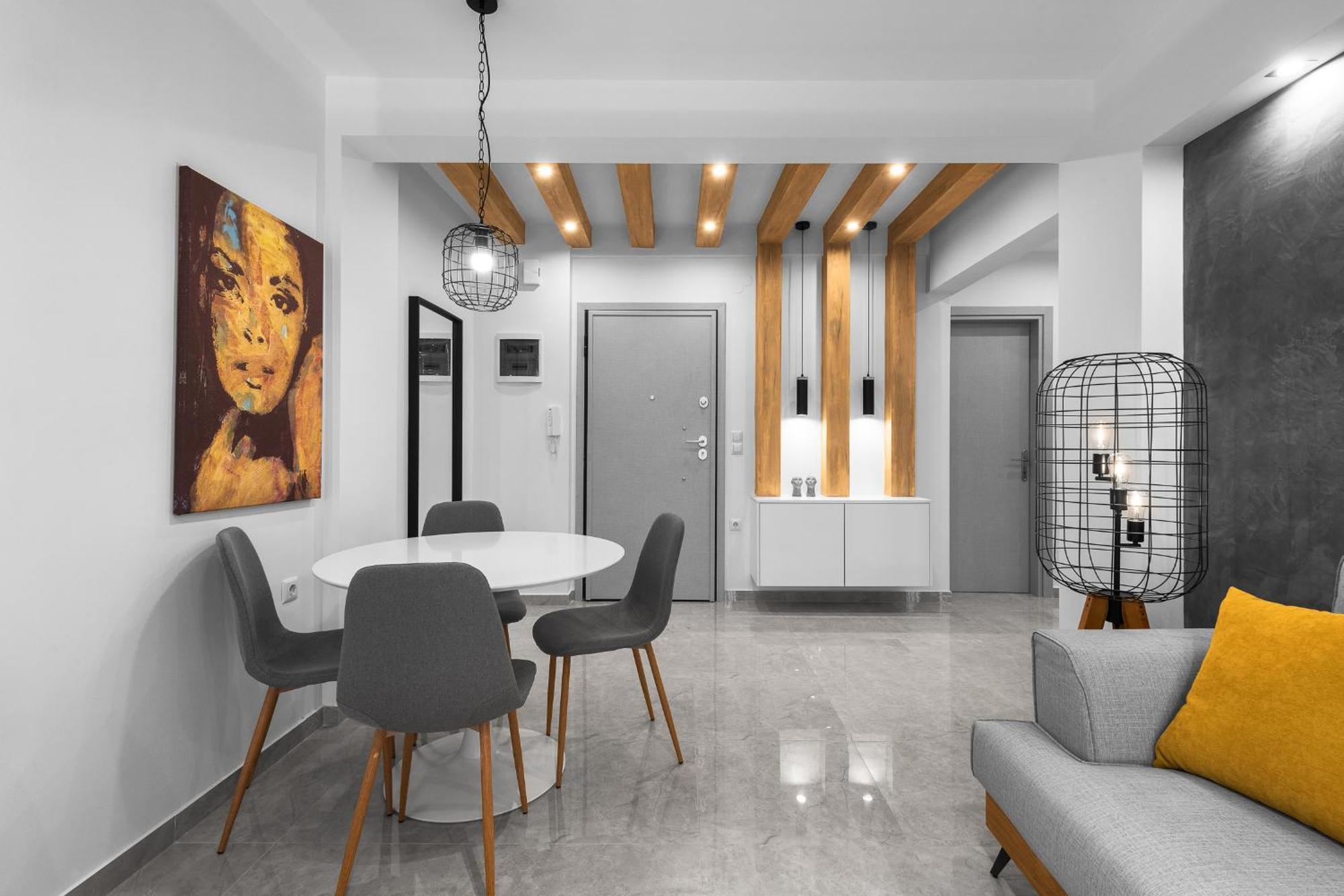 Wood N White, Nilie Hospitality Mgmt * Thessaloniki