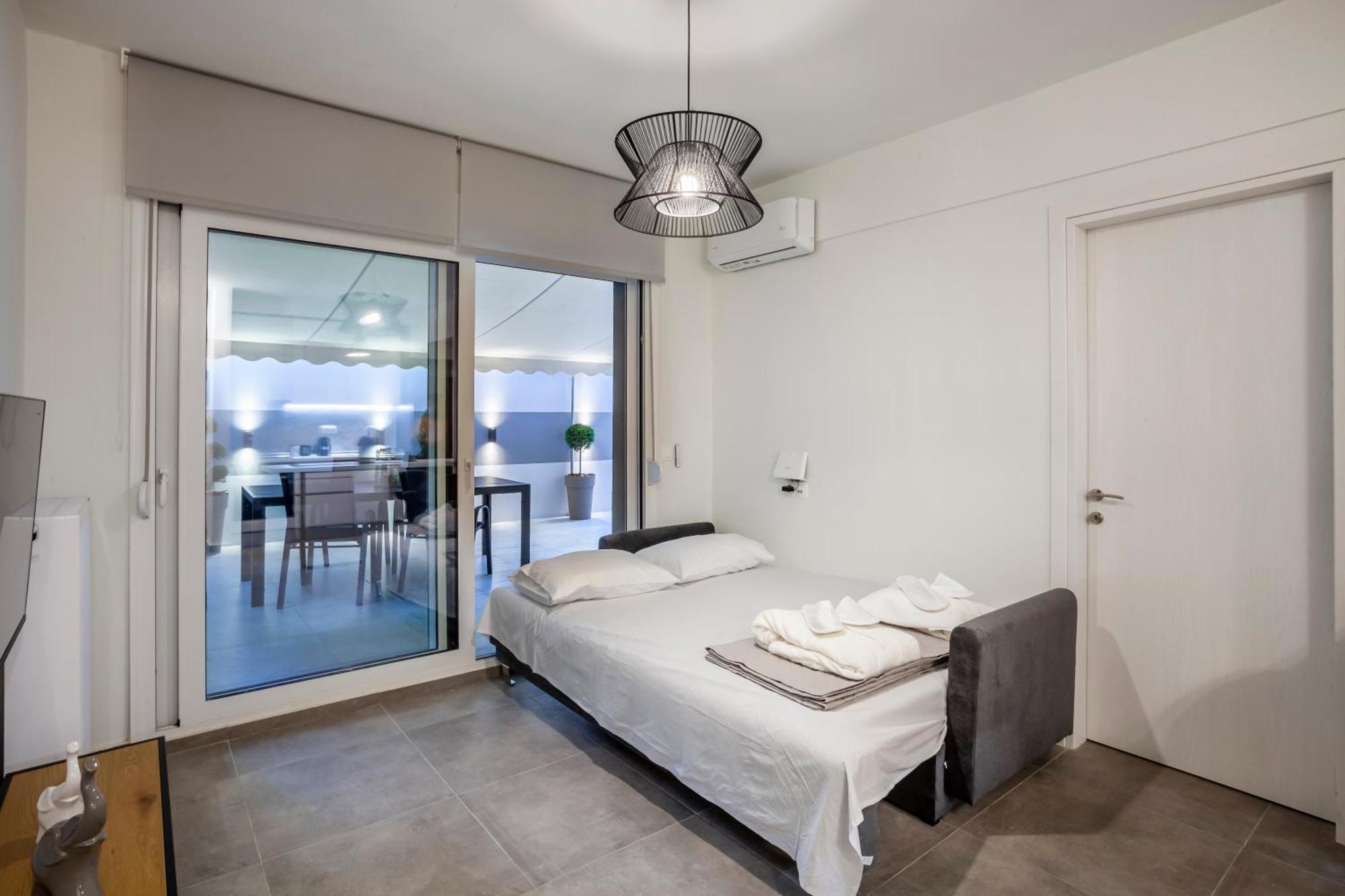 Aretha-simone-your Urban Apartment Thessaloniki