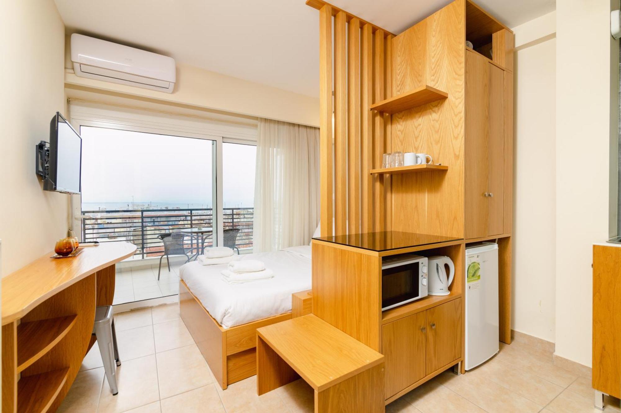 F & B Collection - Kassandrou Apartment *