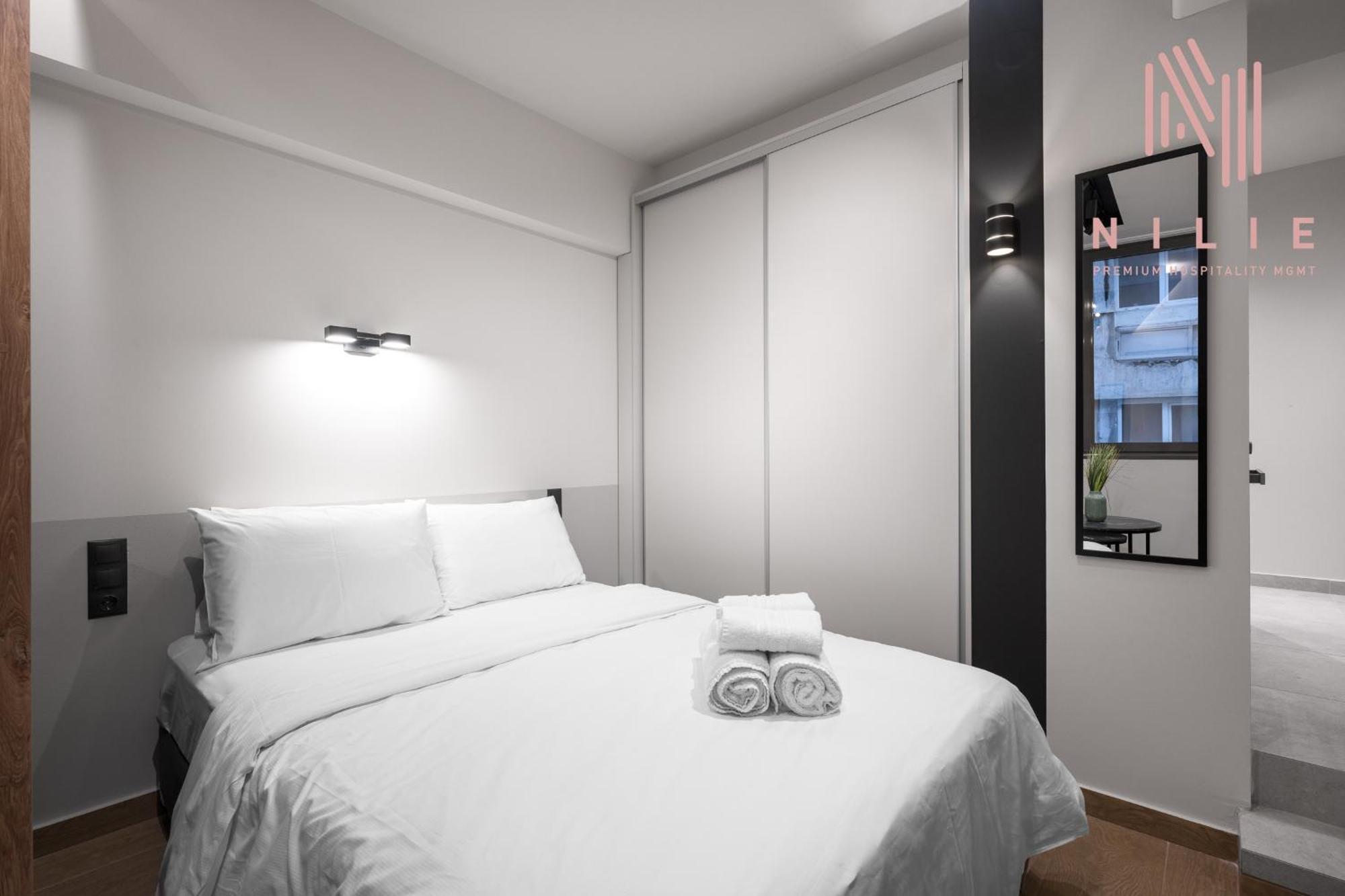Vellow Door, Nilie Hospitality Mgmt *