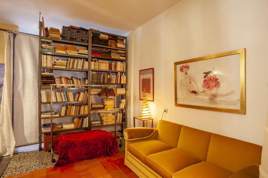 Apartment Greek Retro Decor & Wesanderson's Movies Design *