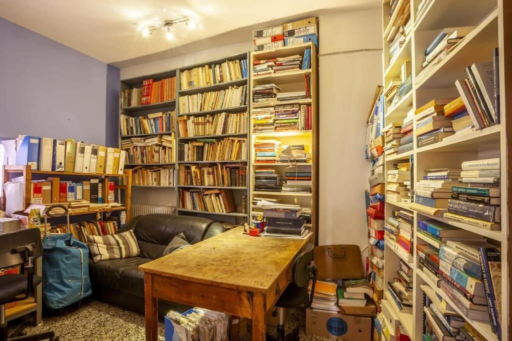 Apartment Greek Retro Decor & Wesanderson's Movies Design