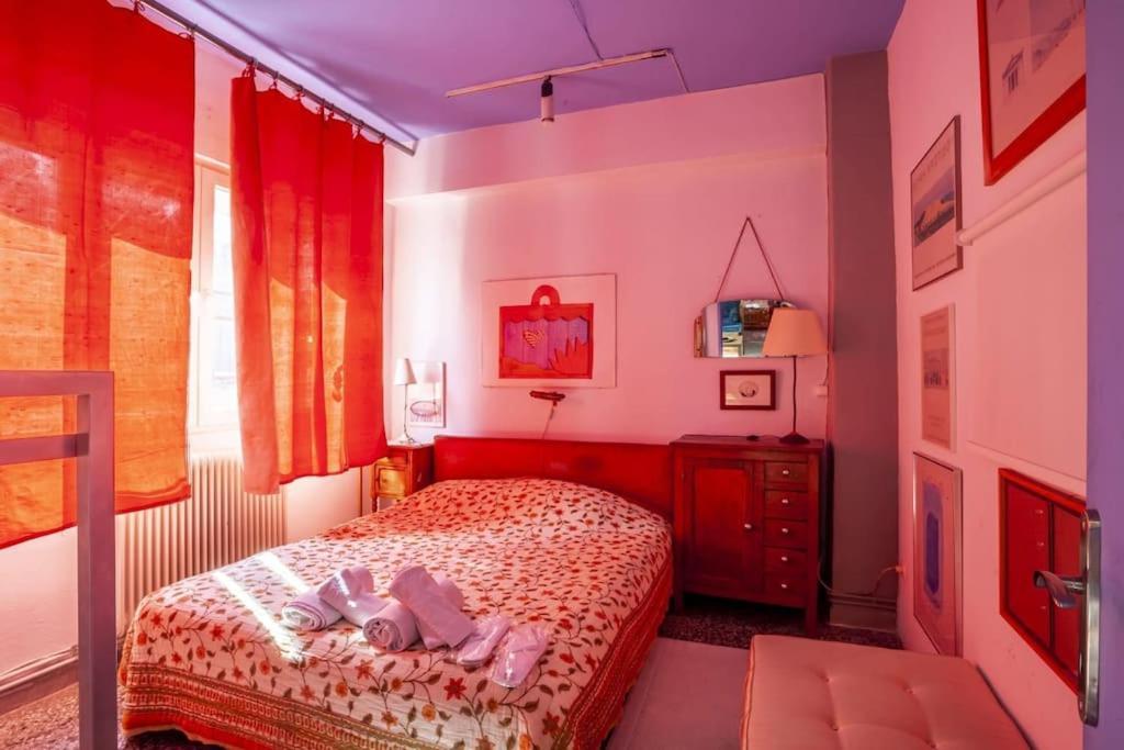 Apartment Greek Retro Decor & Wesanderson's Movies Design *