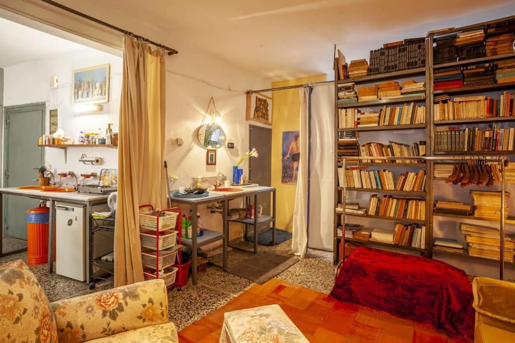 Apartment Greek Retro Decor & Wesanderson's Movies Design