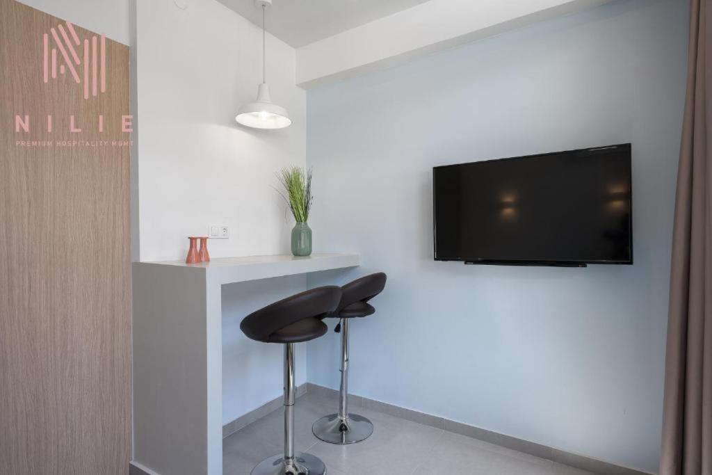 Yellow Door, Nilie Hospitality Mgmt Apartment