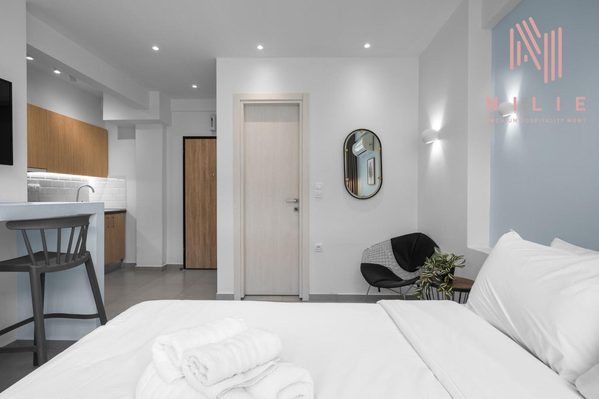 Yellow Door, Nilie Hospitality Mgmt Selanik