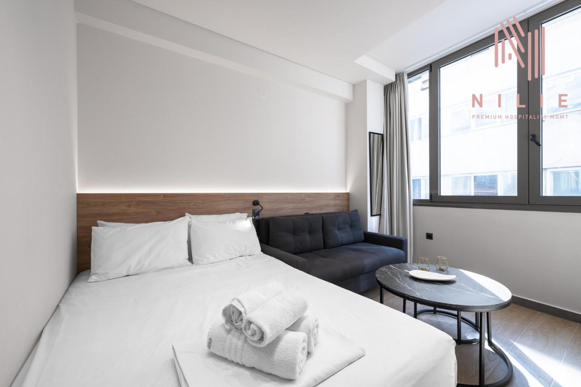 Vellow Door, Nilie Hospitality Mgmt *