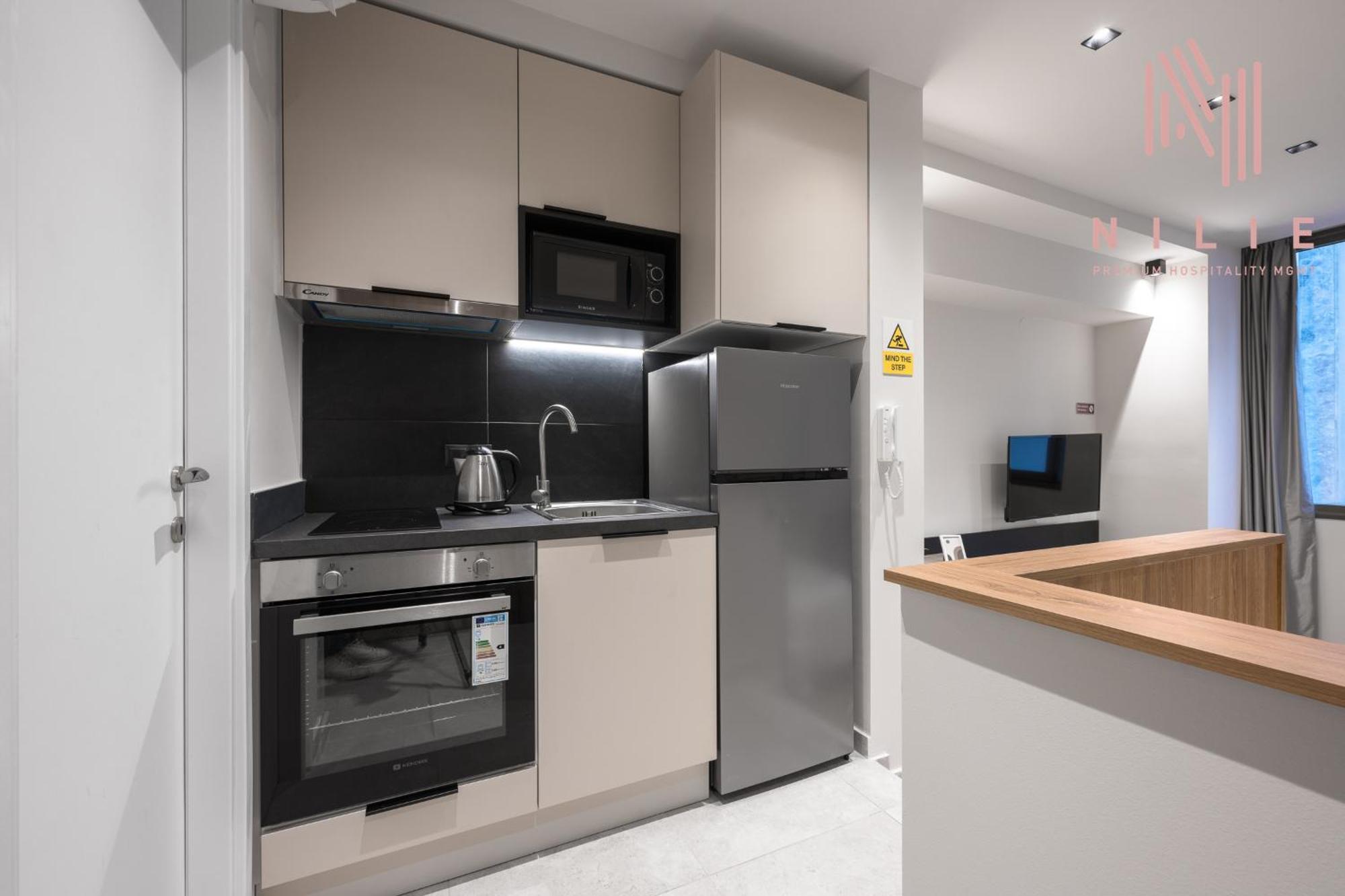 Vellow Door, Nilie Hospitality Mgmt *