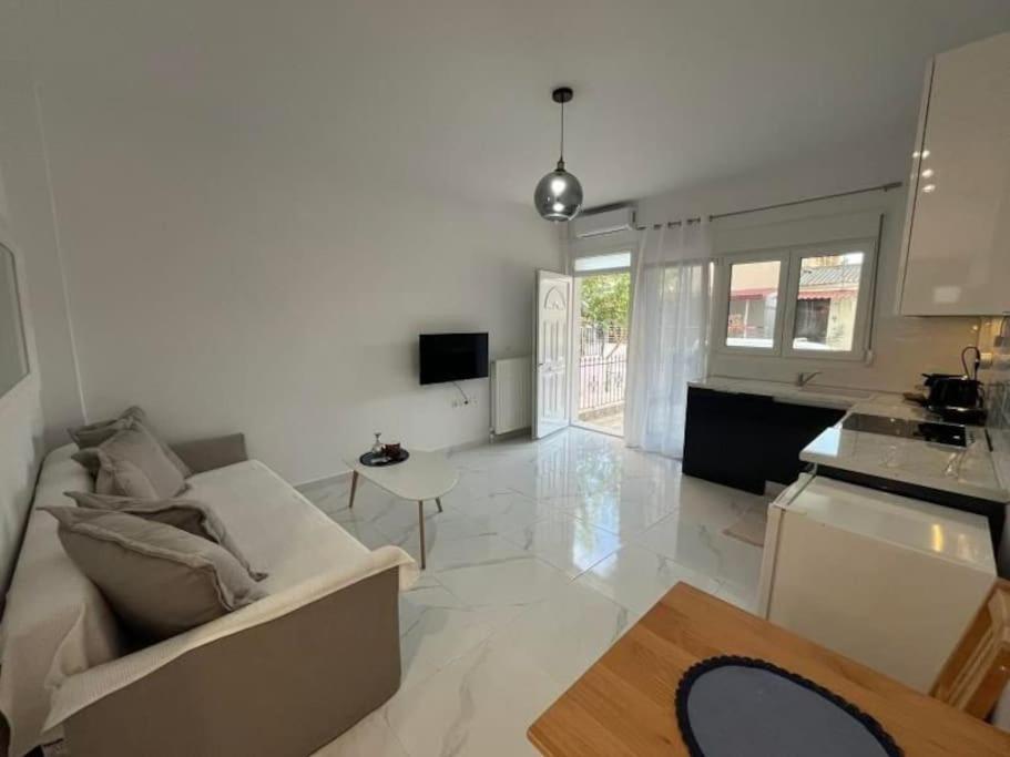 House B Diavata,