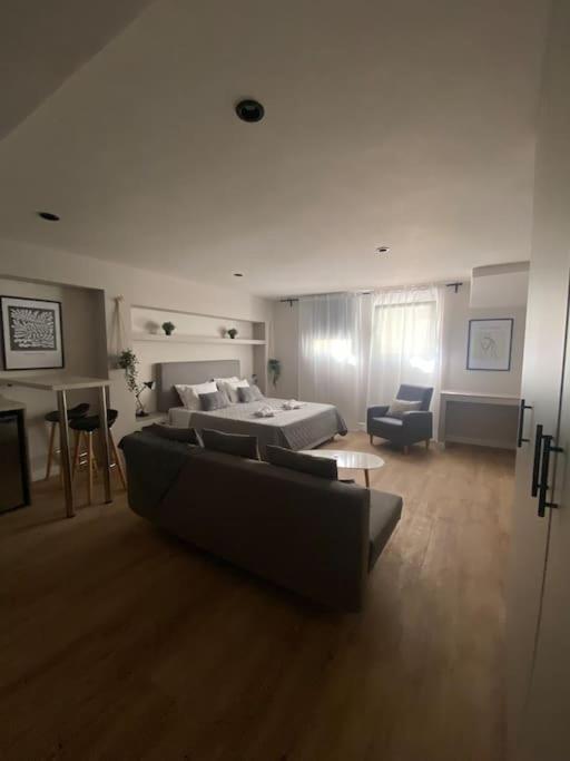 Next To Campus & Hospitals-thessaloniki * Thessaloniki