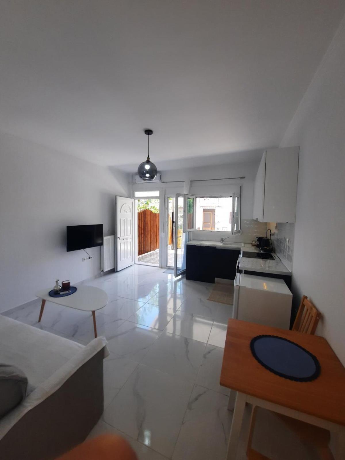 House B Diavata, *