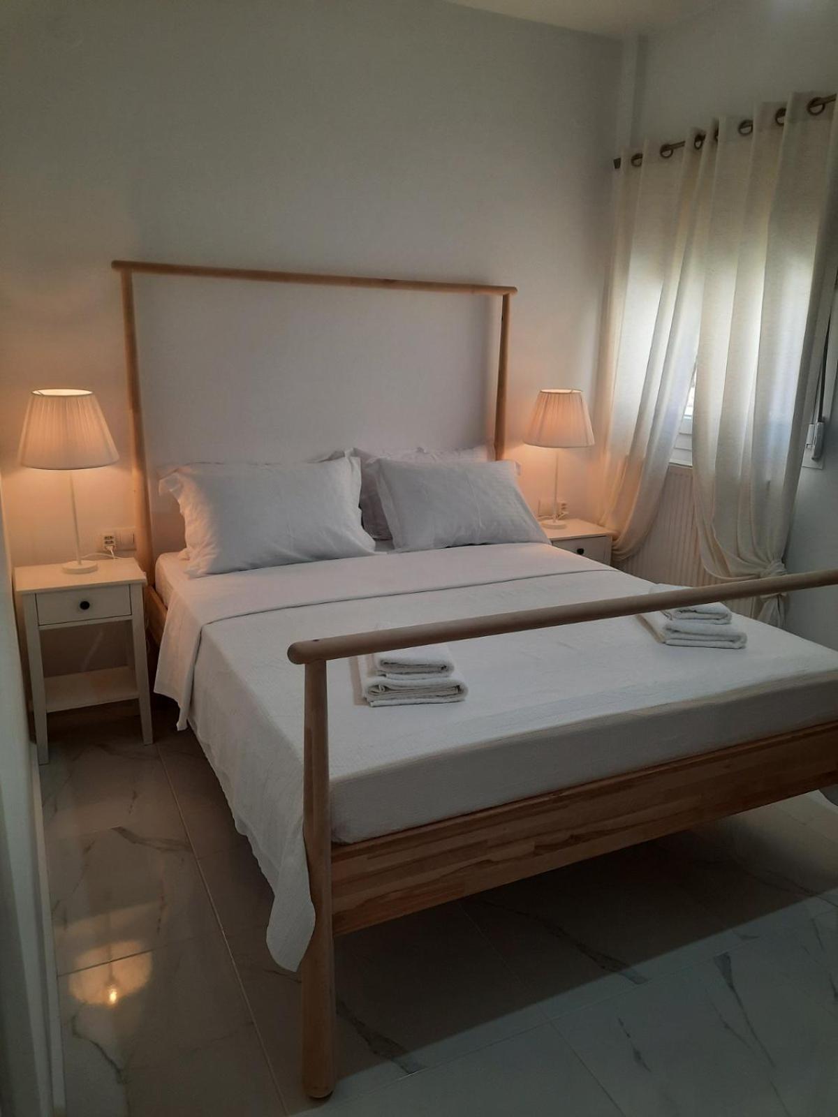 House B Diavata, Apartment