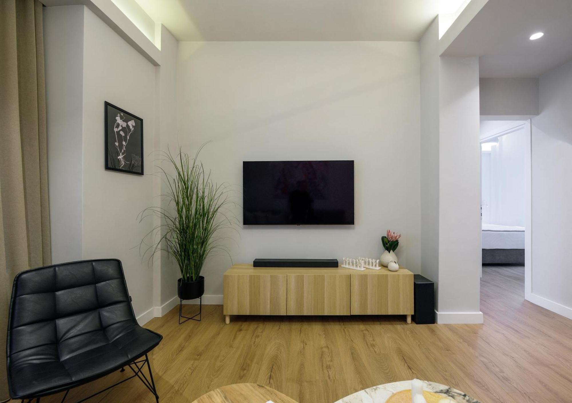 Elysium Retreat Next To White Tower & Helexpo Apartment