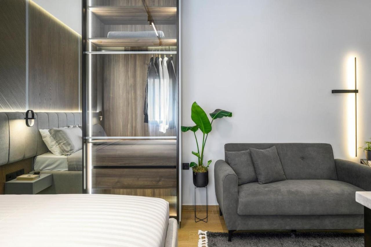 Apartment Aristotelian Virtues - Tharros