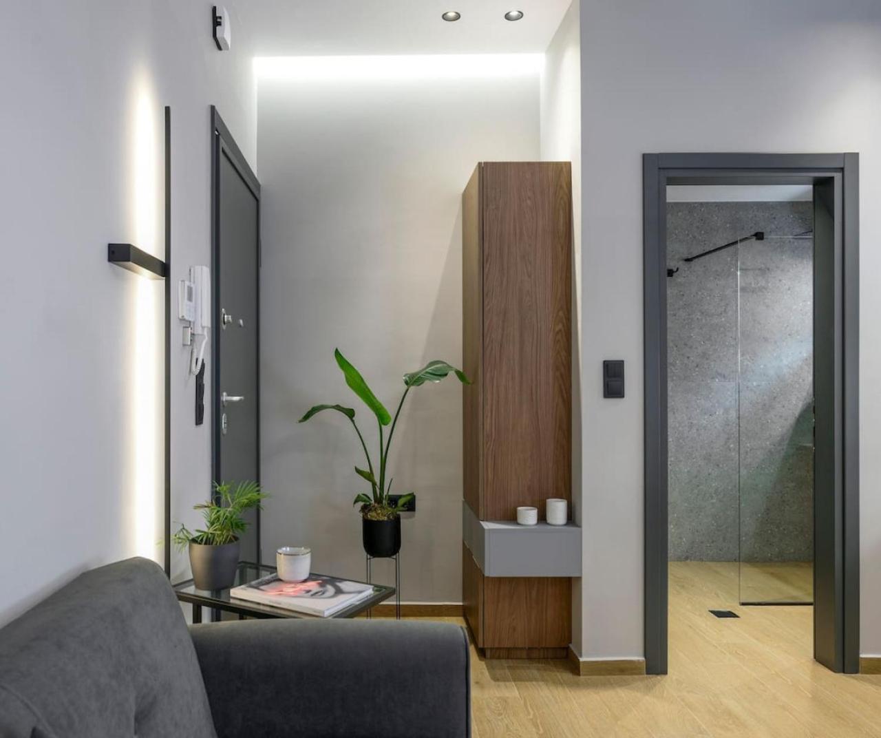 Apartment Aristotelian Virtues - Tharros *