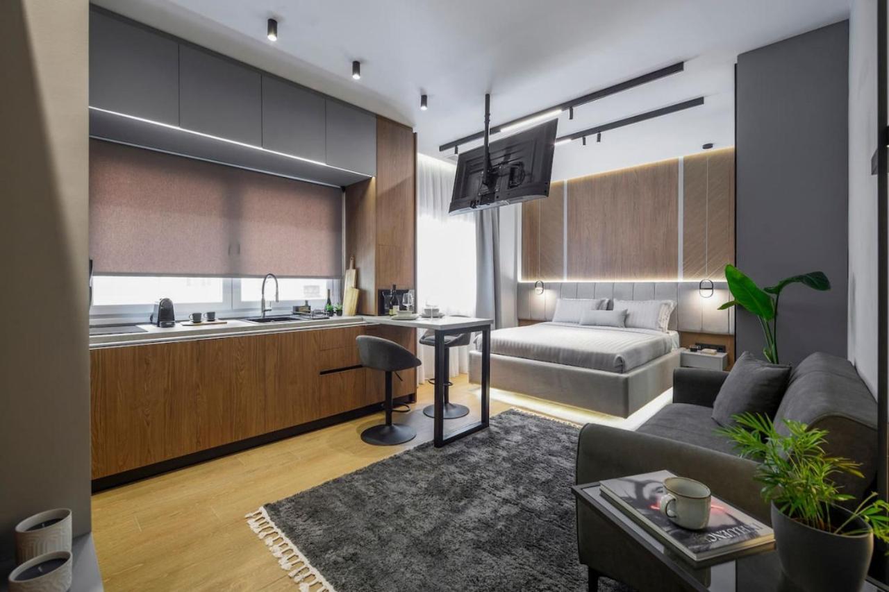 Aristotelian Virtues - Tharros Apartment
