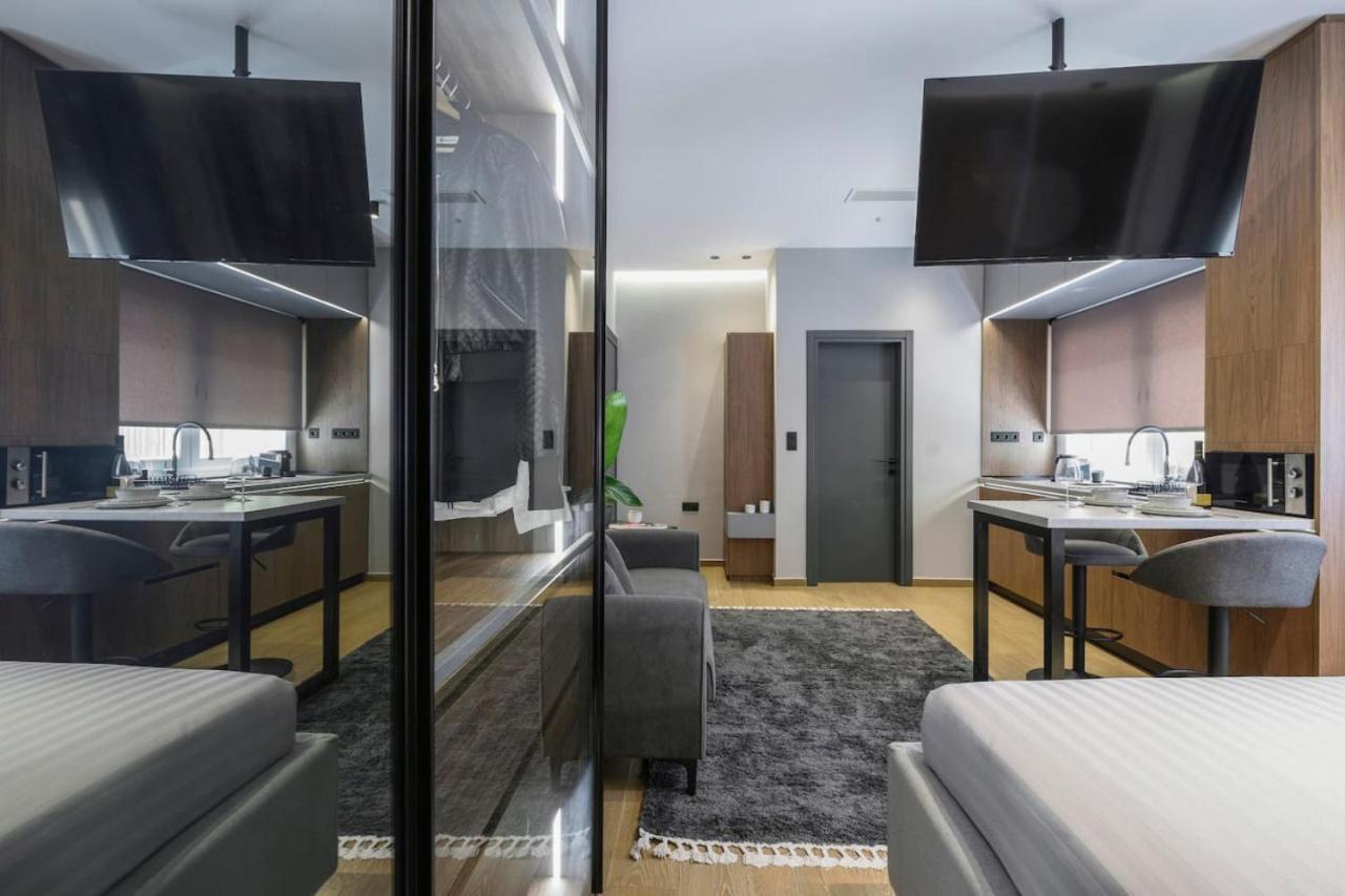 Aristotelian Virtues - Tharros Apartment