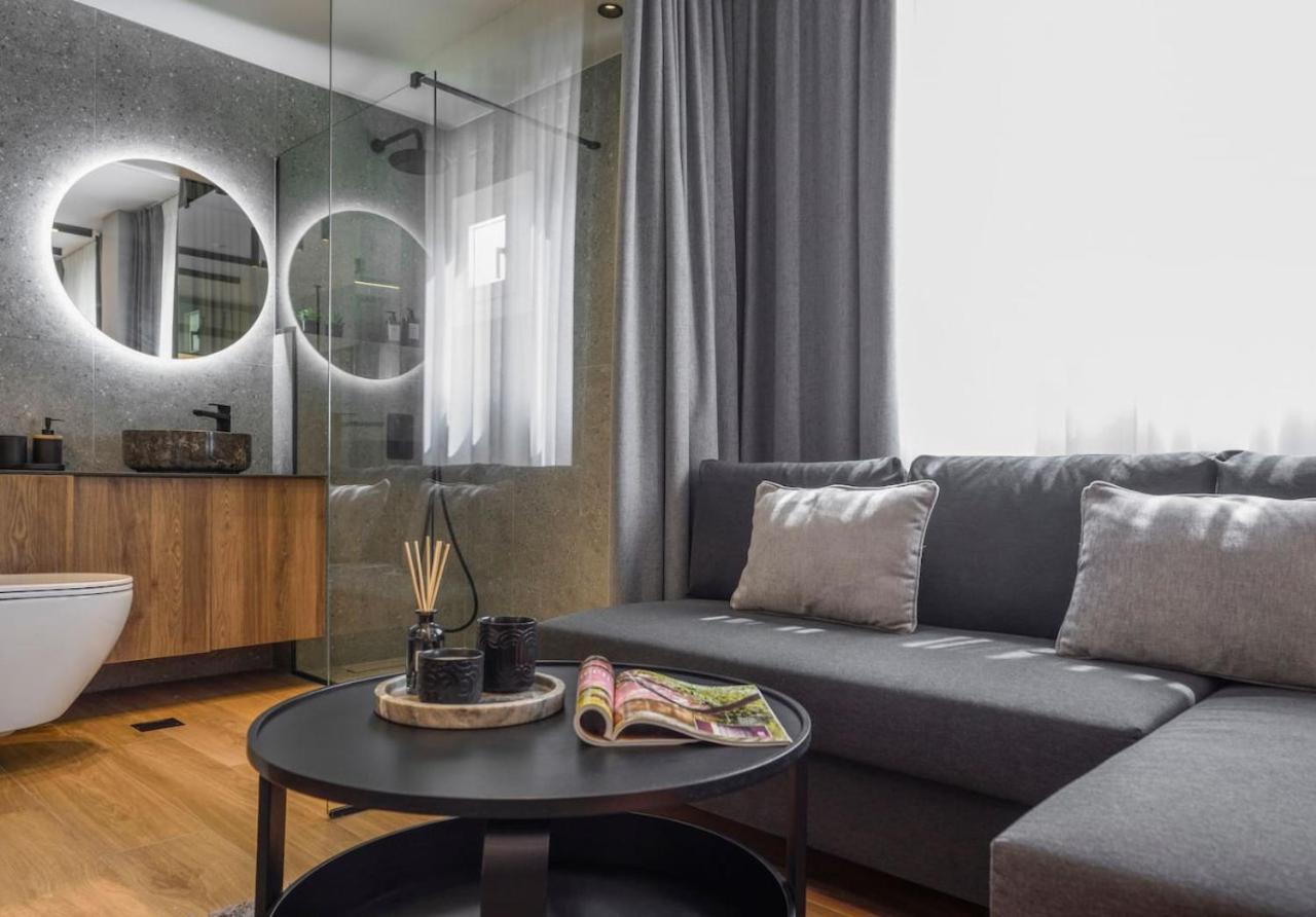 Aristotelian Virtues - Enkrateia Appartement Thessaloniki