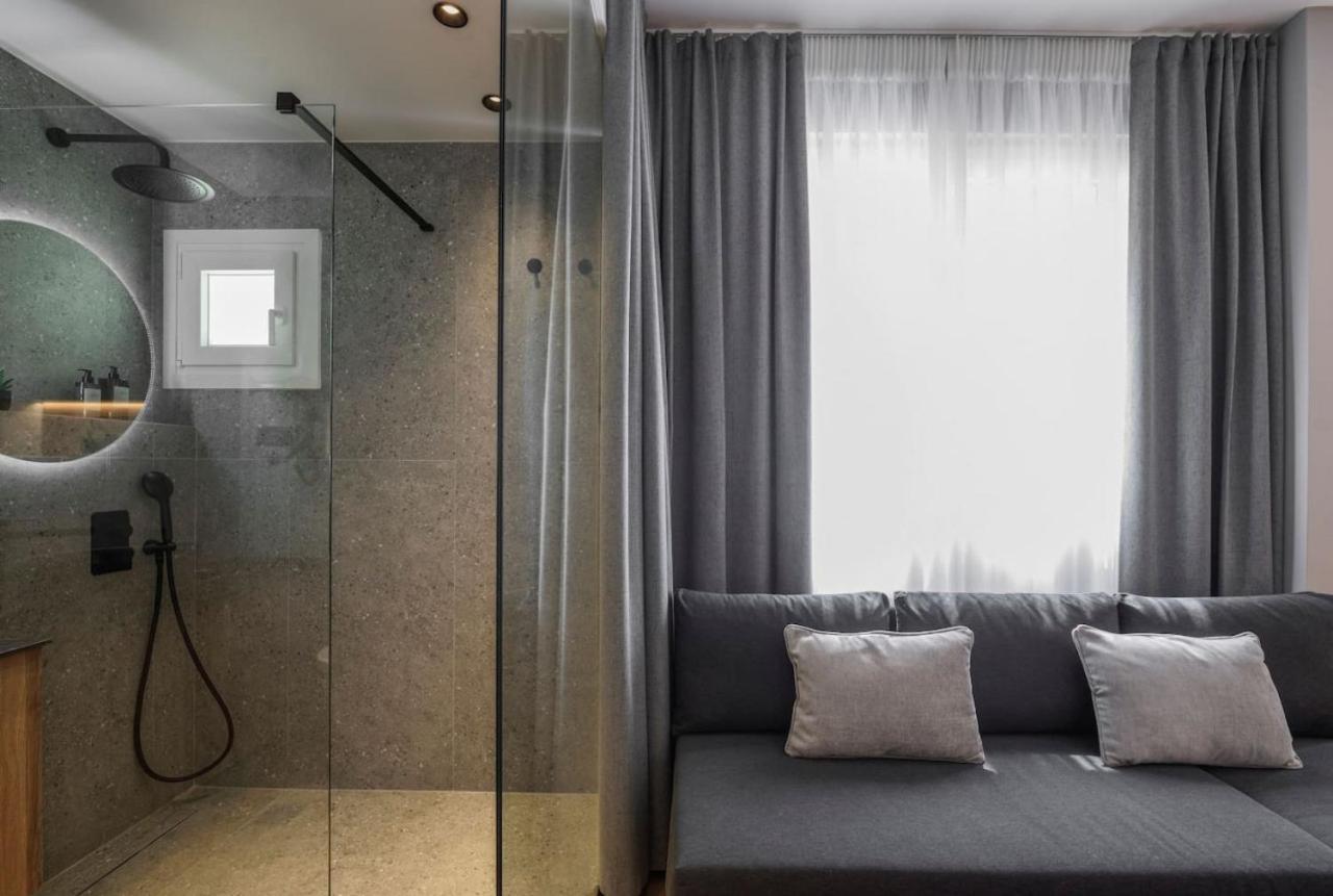 Aristotelian Virtues - Enkrateia Appartement *