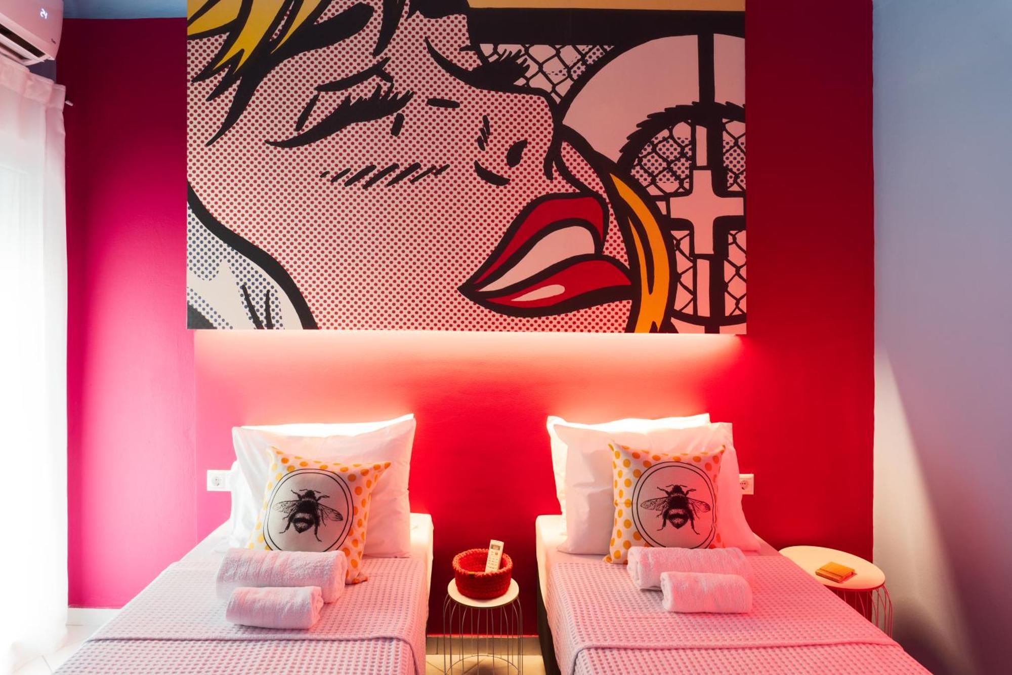 The Muse Flat In Just A Few Steps Away From Museums And Helexpo
