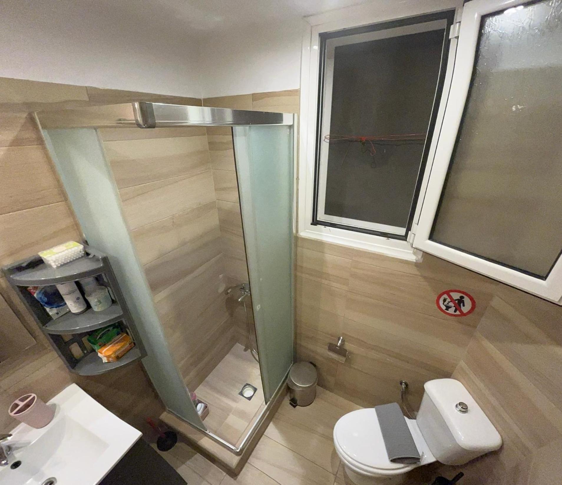 Apartment Aps In White Tower