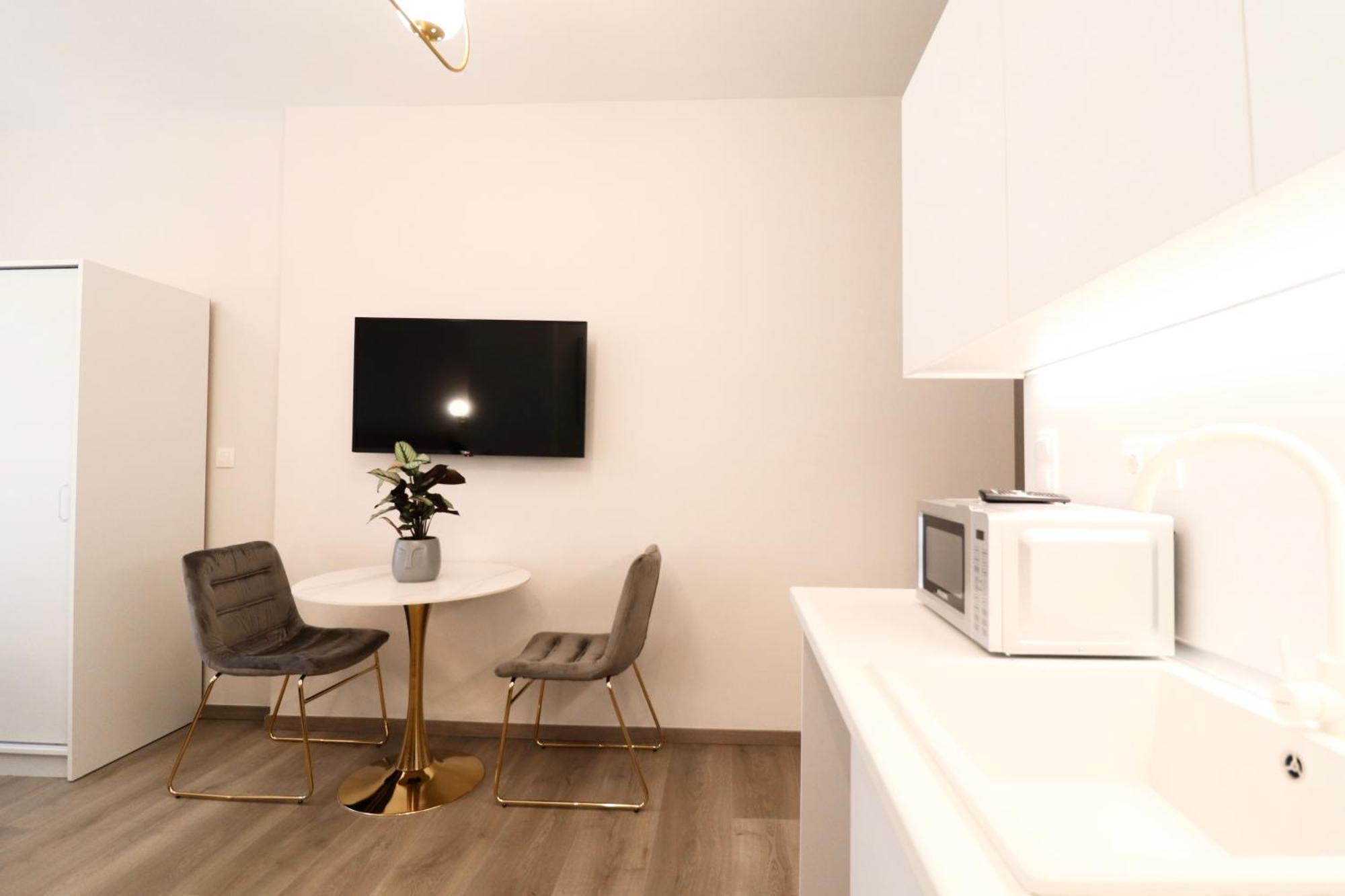 F & B Collection - Apartment