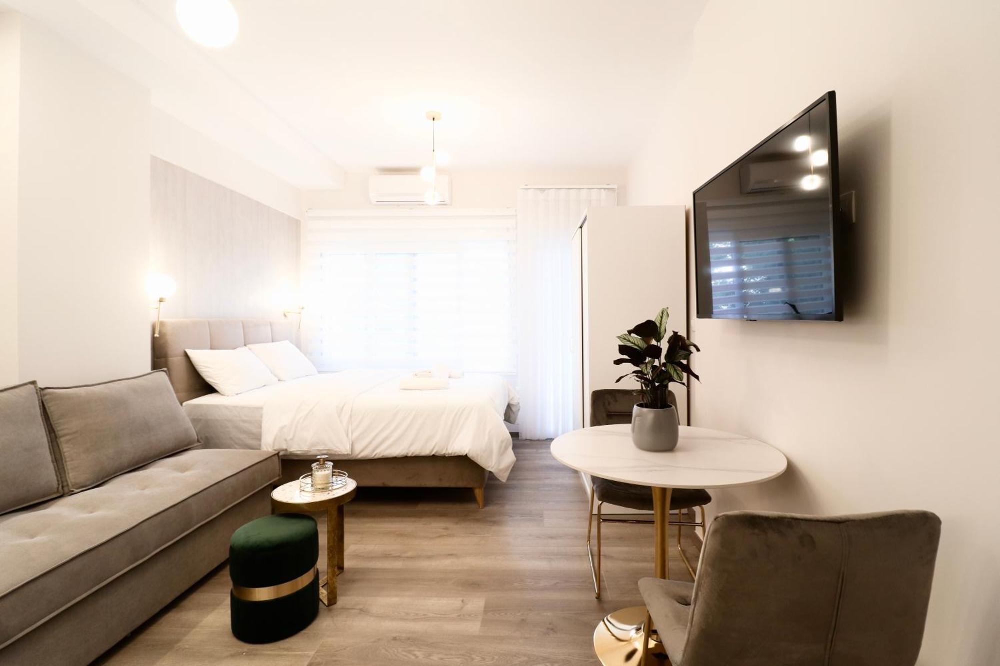 F & B Collection - Apartment