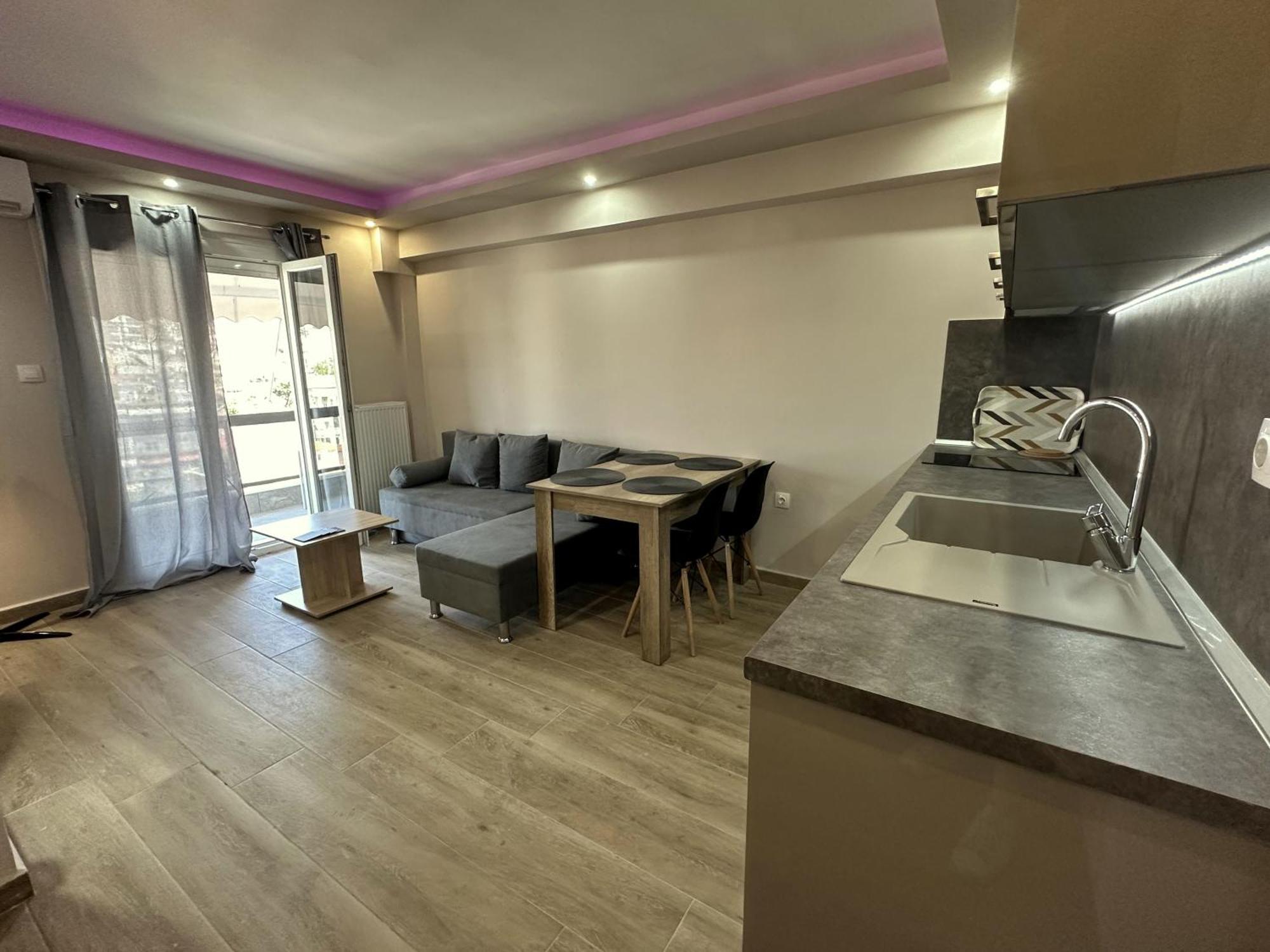 Minimalist W/ View Apartment Thessaloniki