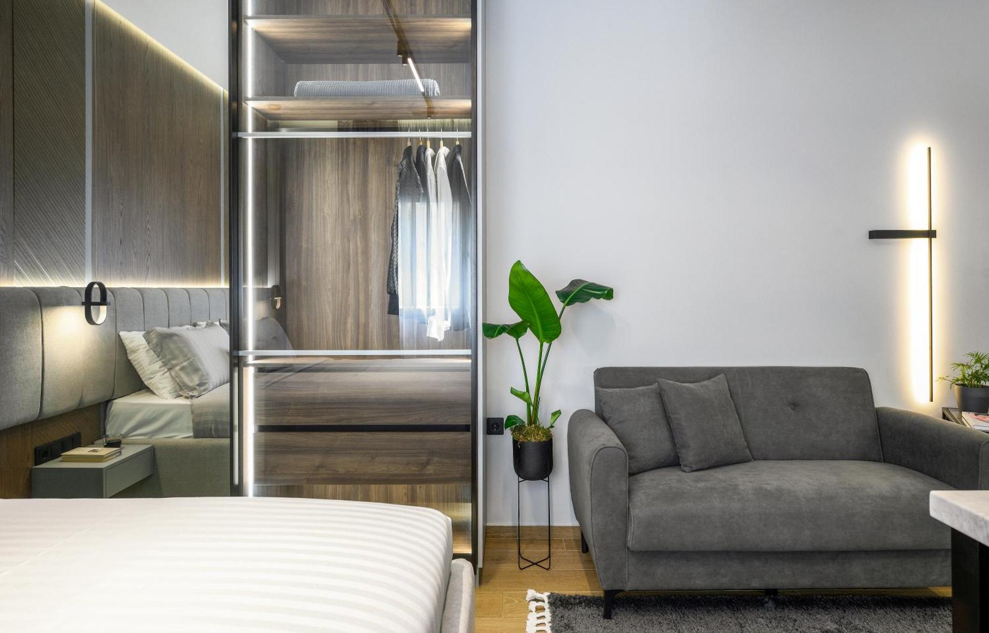 Apartment Aristotelian Virtues - Tharros