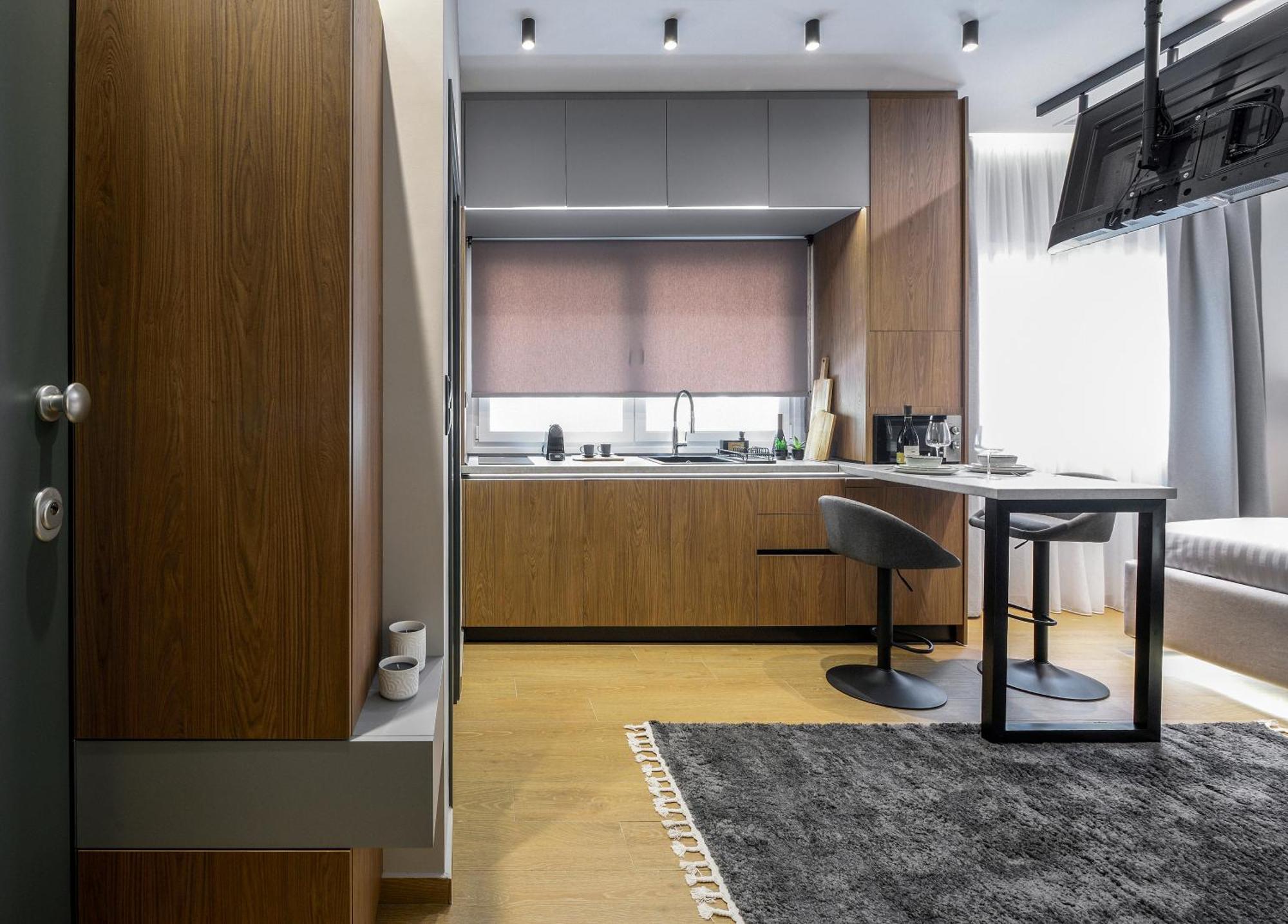 Apartment Aristotelian Virtues - Tharros