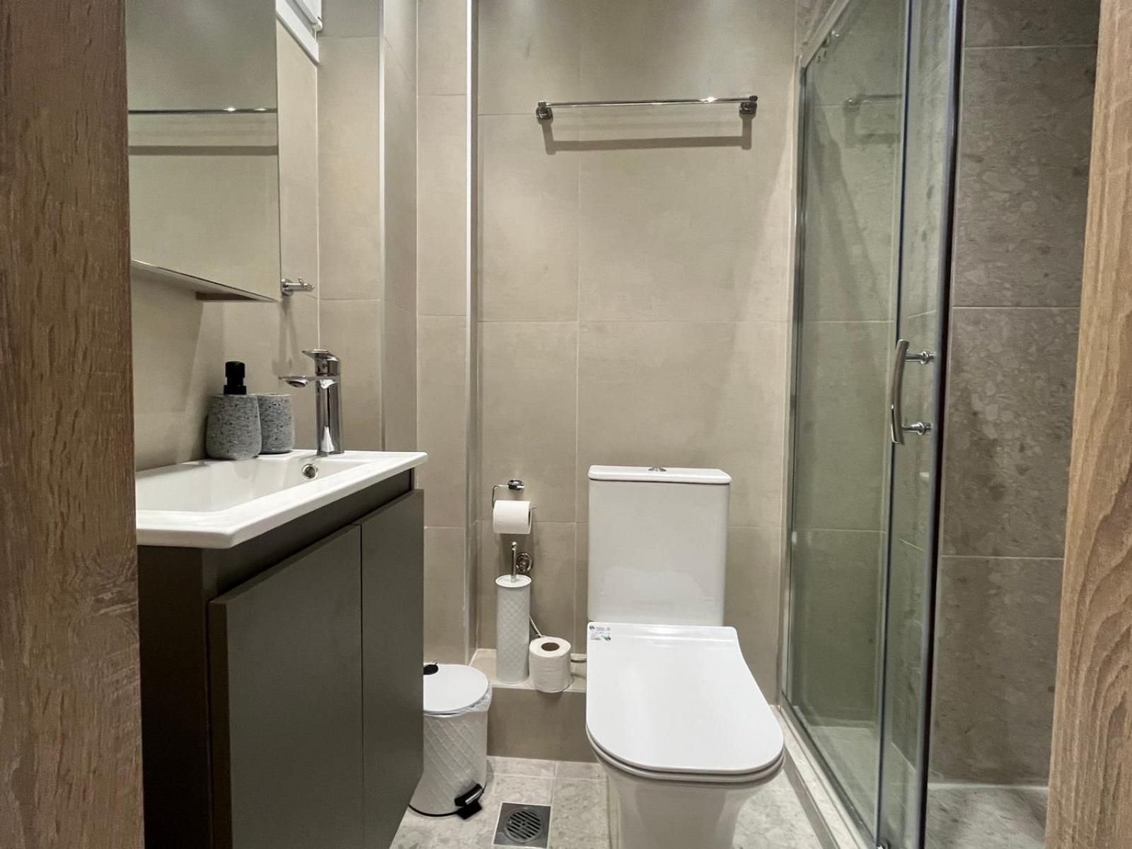 Căn hộ Kalvue 24 *