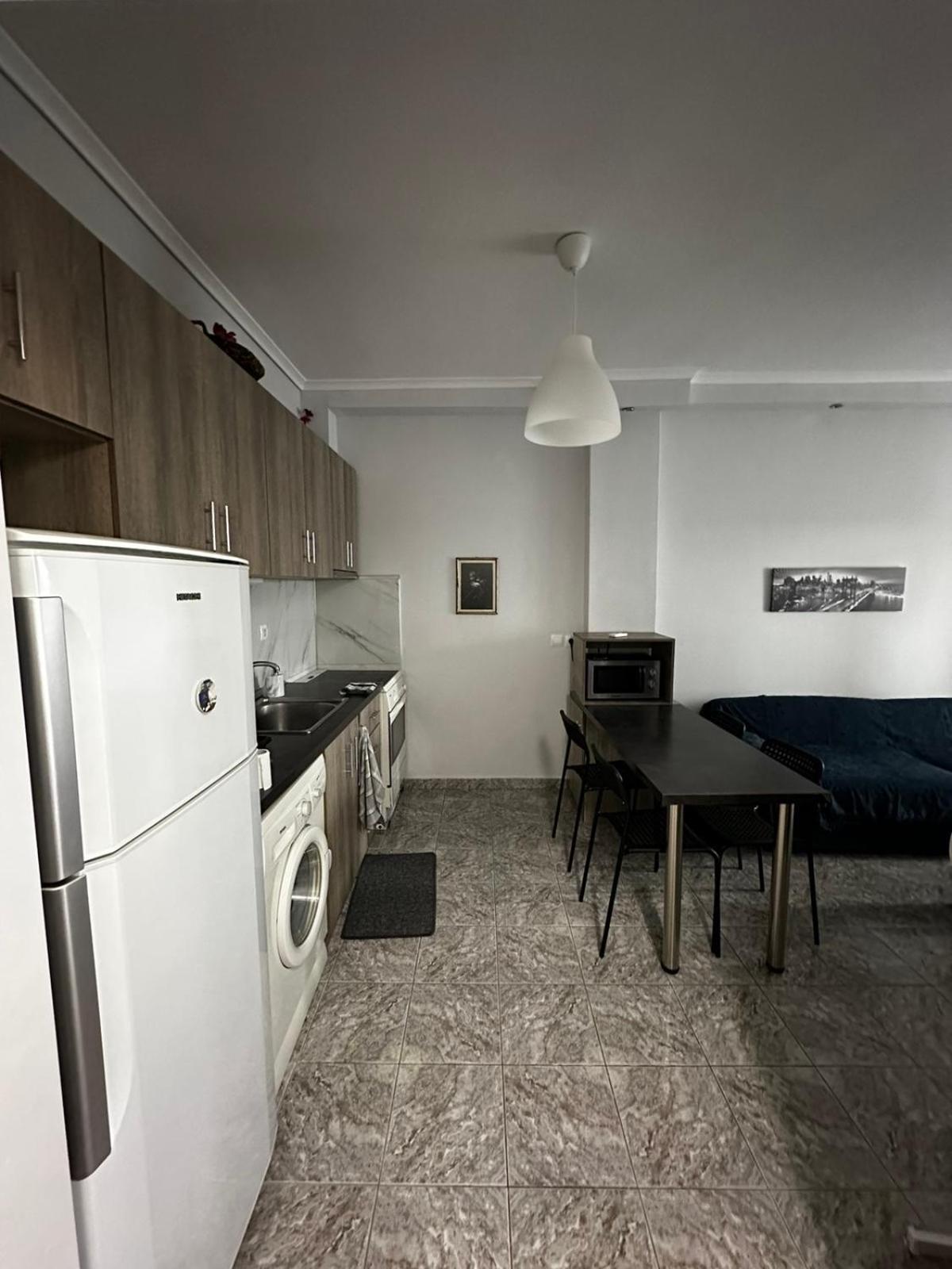 Ideally Situated Apartment. Apartment *