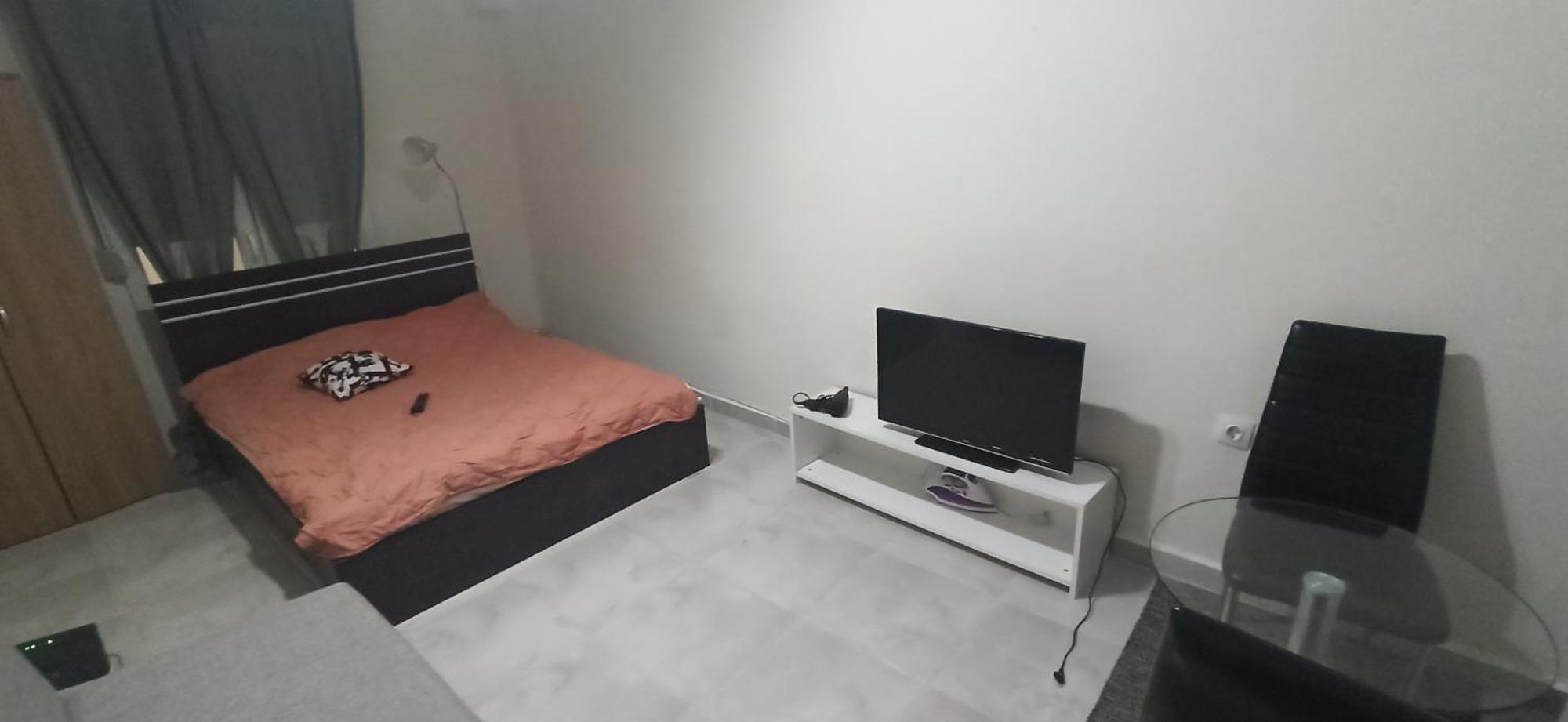 Beautiful 1-bedroom Next To Center