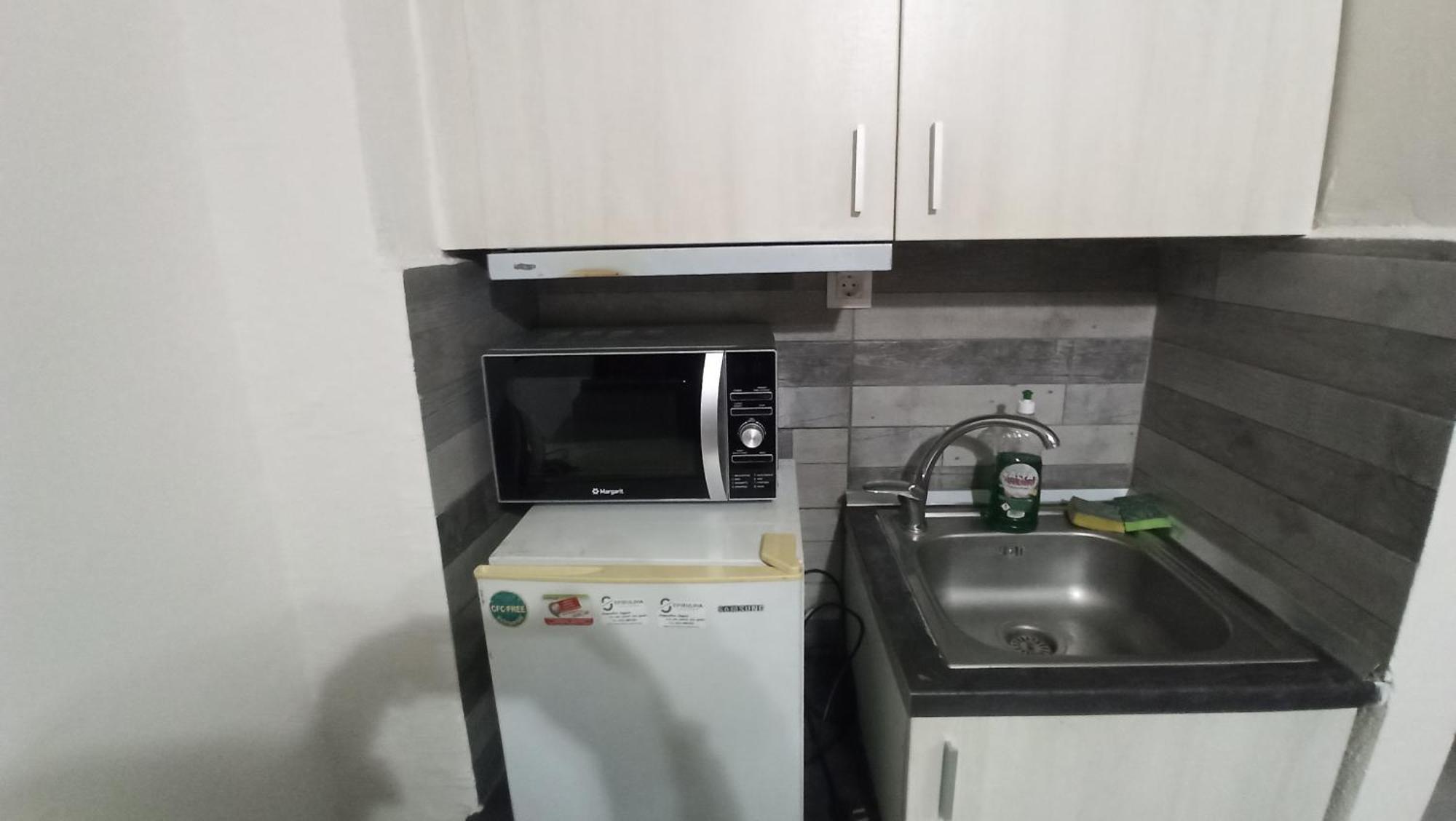 Beautiful 1-bedroom Next To Center Apartment