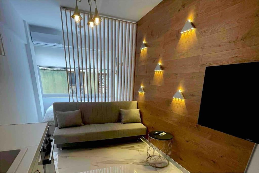 Luxury Ladadika Apartment