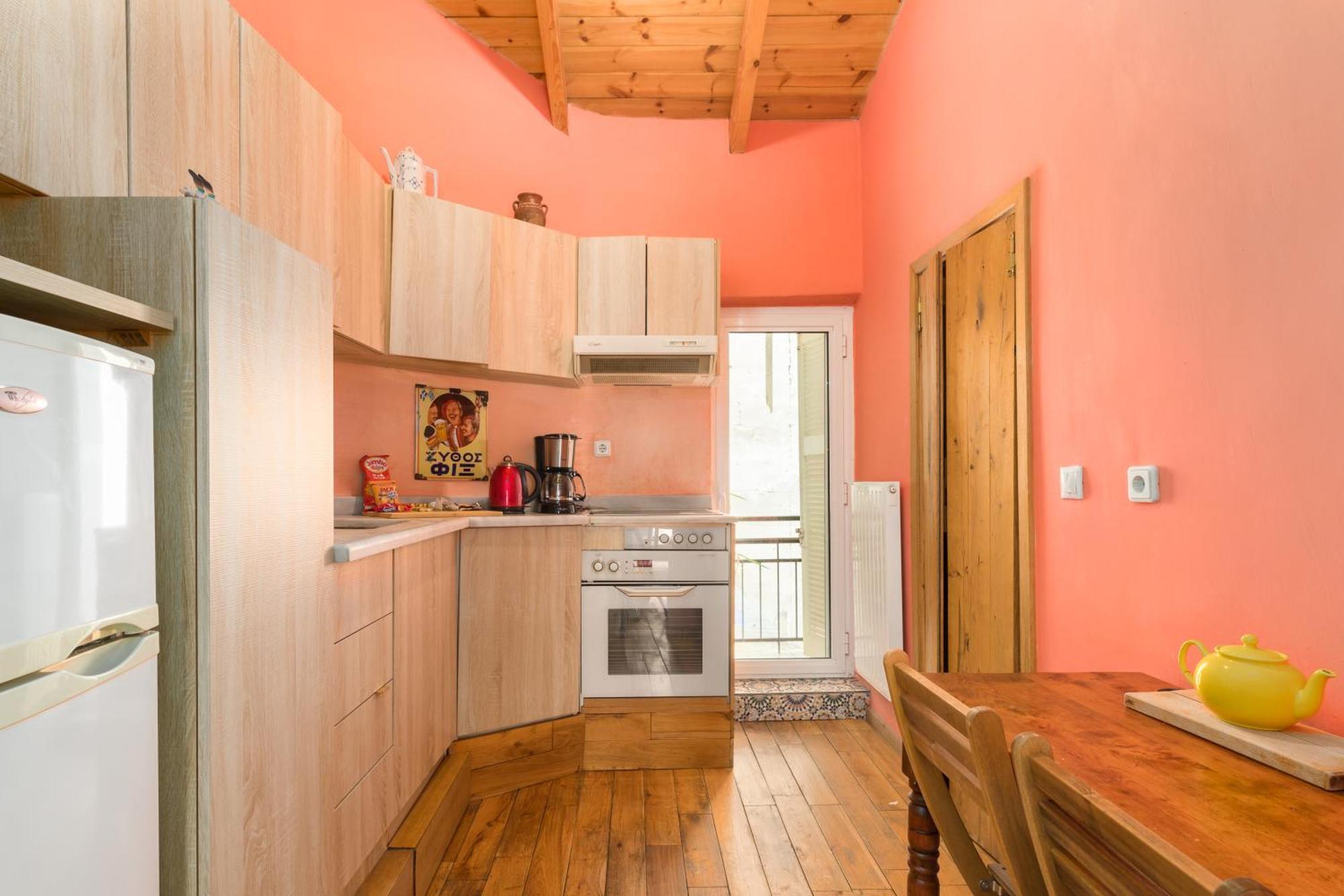 Apartment Butterfly By Halu!, Colourful House In The Center Thessaloniki