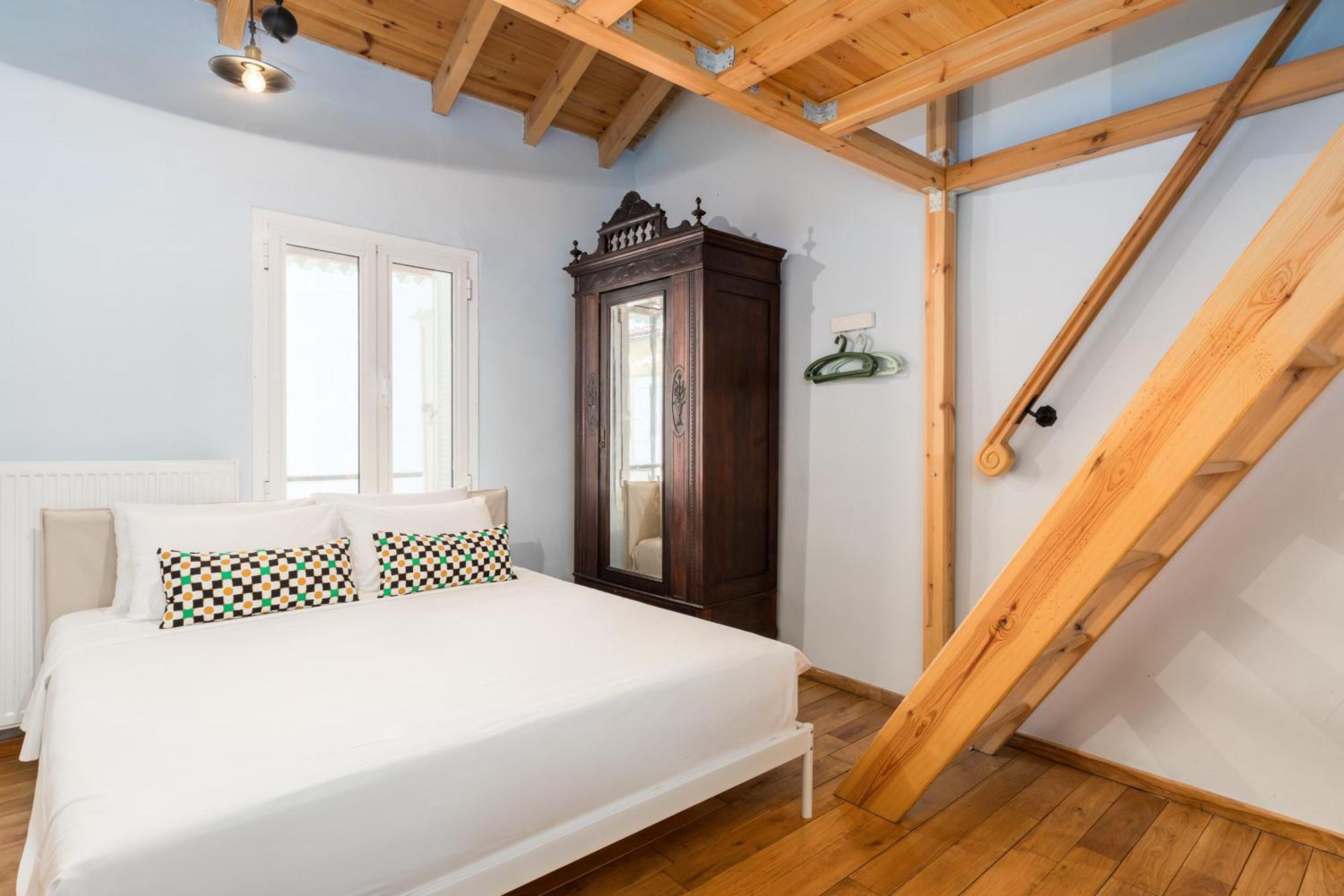 Butterfly By Halu!, Colourful House In The Center Apartment Thessaloniki