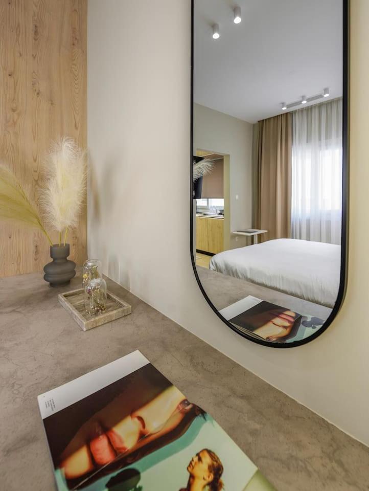 Aristotelian Virtues - Elpida Apartment Thessaloniki
